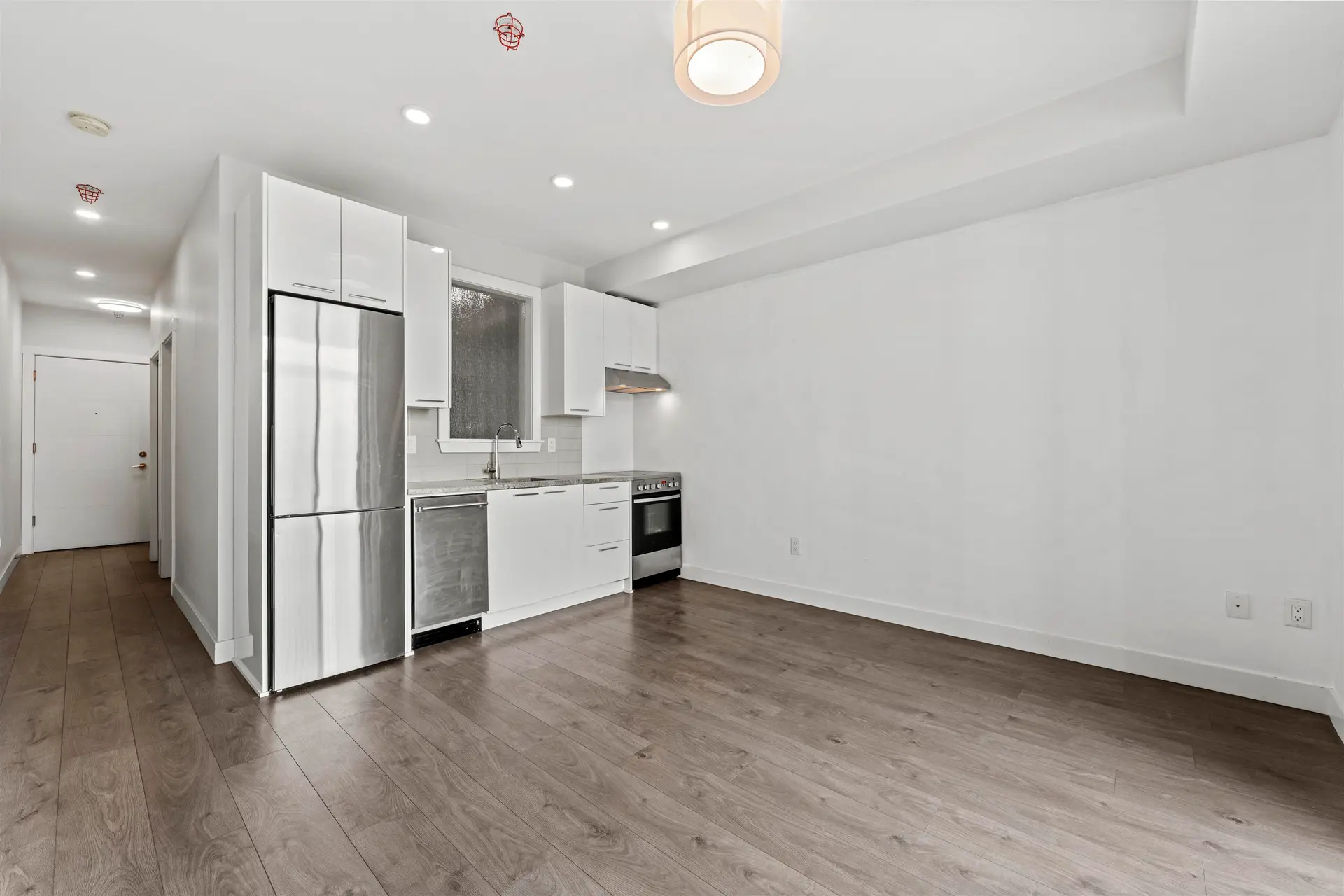 #305 20686 Eastleigh Crescent - Image 5