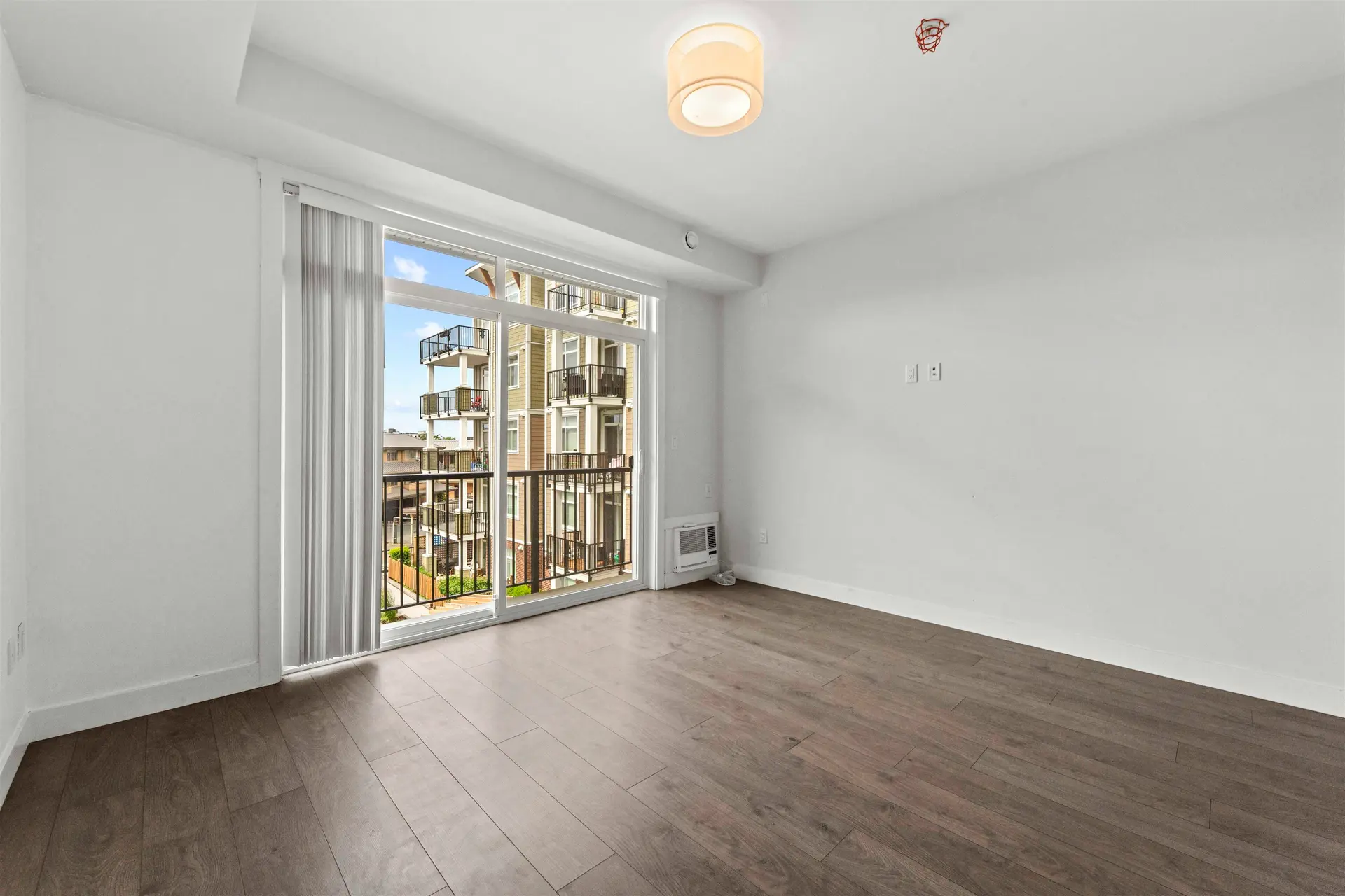 #305 20686 Eastleigh Crescent - Image 9
