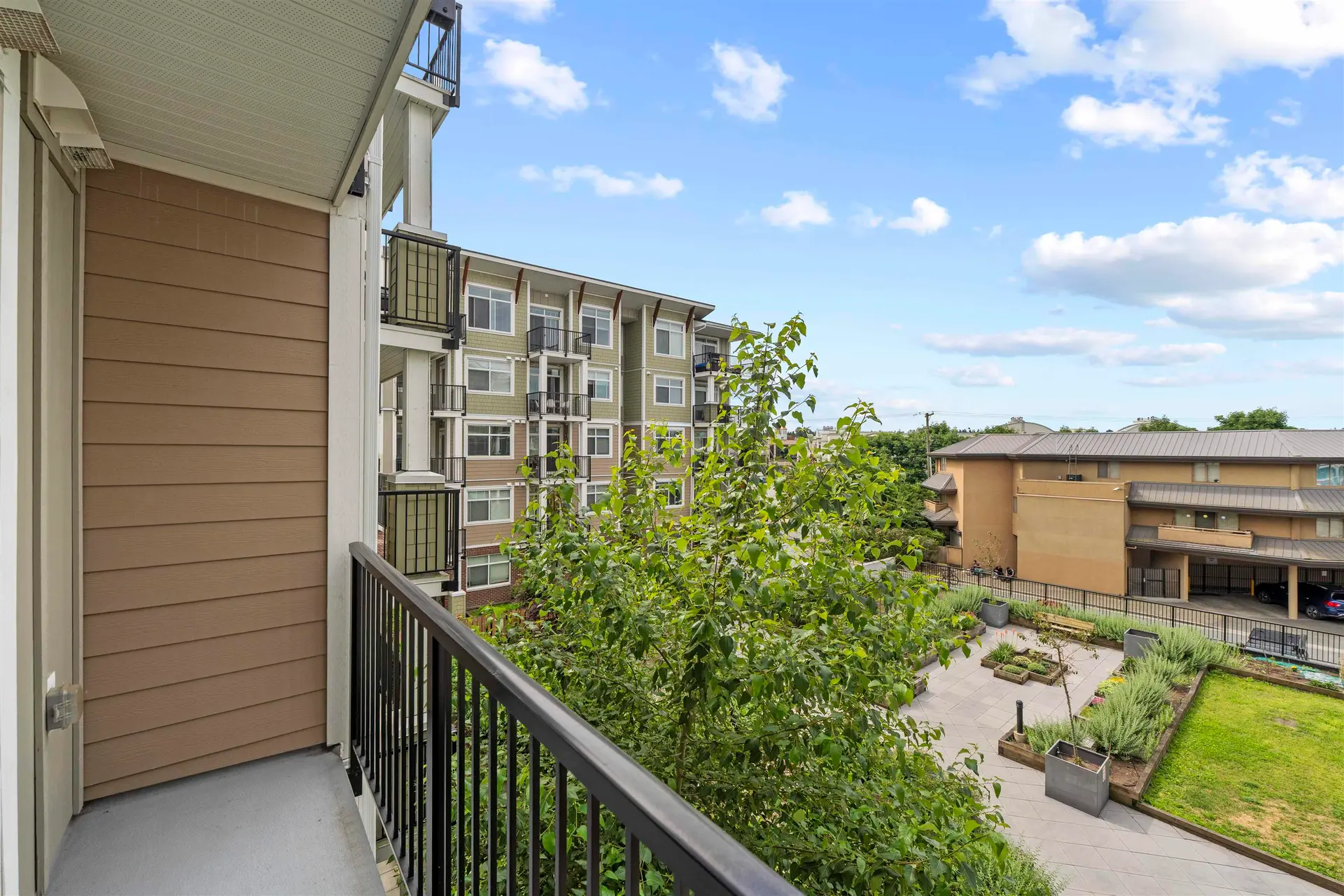 #305 20686 Eastleigh Crescent - Image 15