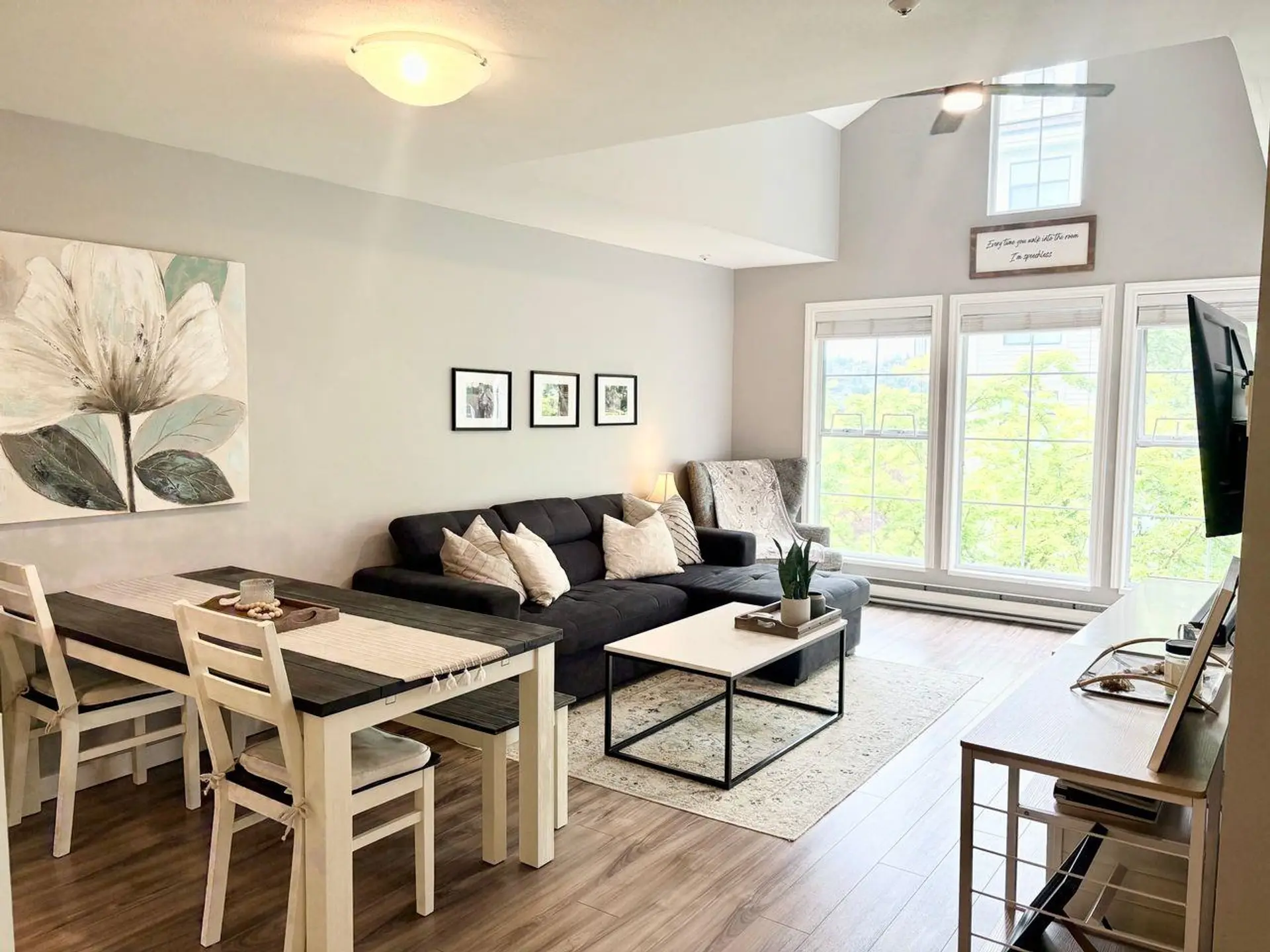 #402 888 Gauthier Avenue - Image 2