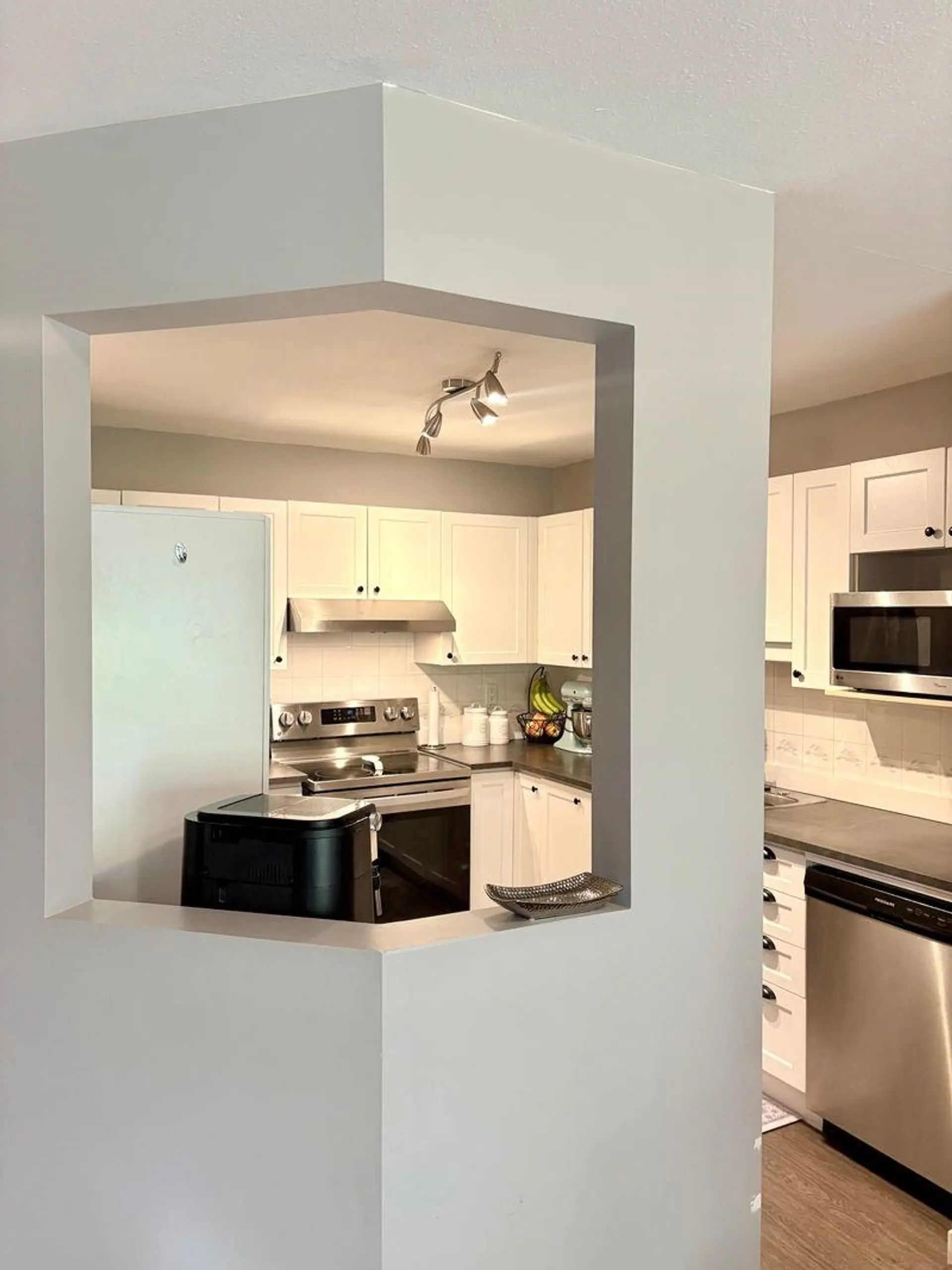 #402 888 Gauthier Avenue - Image 9