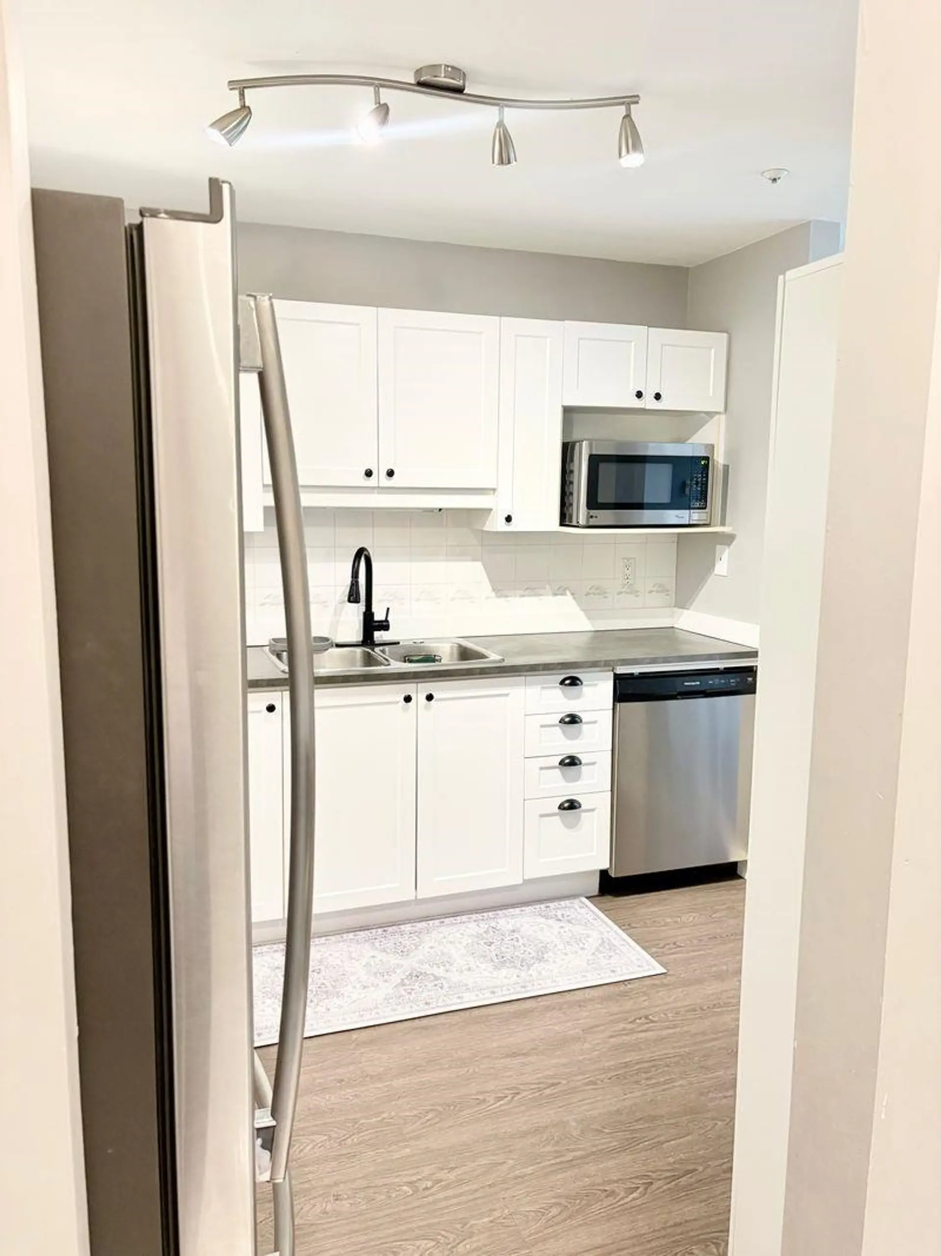 #402 888 Gauthier Avenue - Image 11