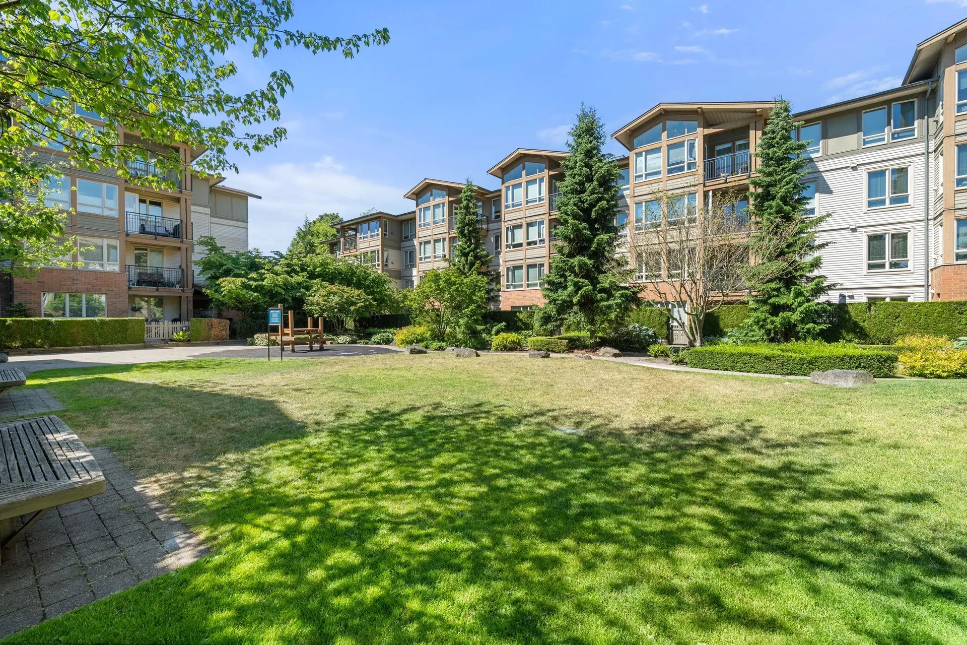 #101 2601 Whiteley Court - Image 13