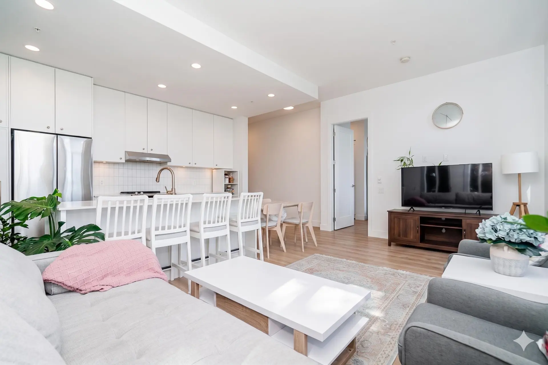 #310 708 Edgar Avenue - Image 2