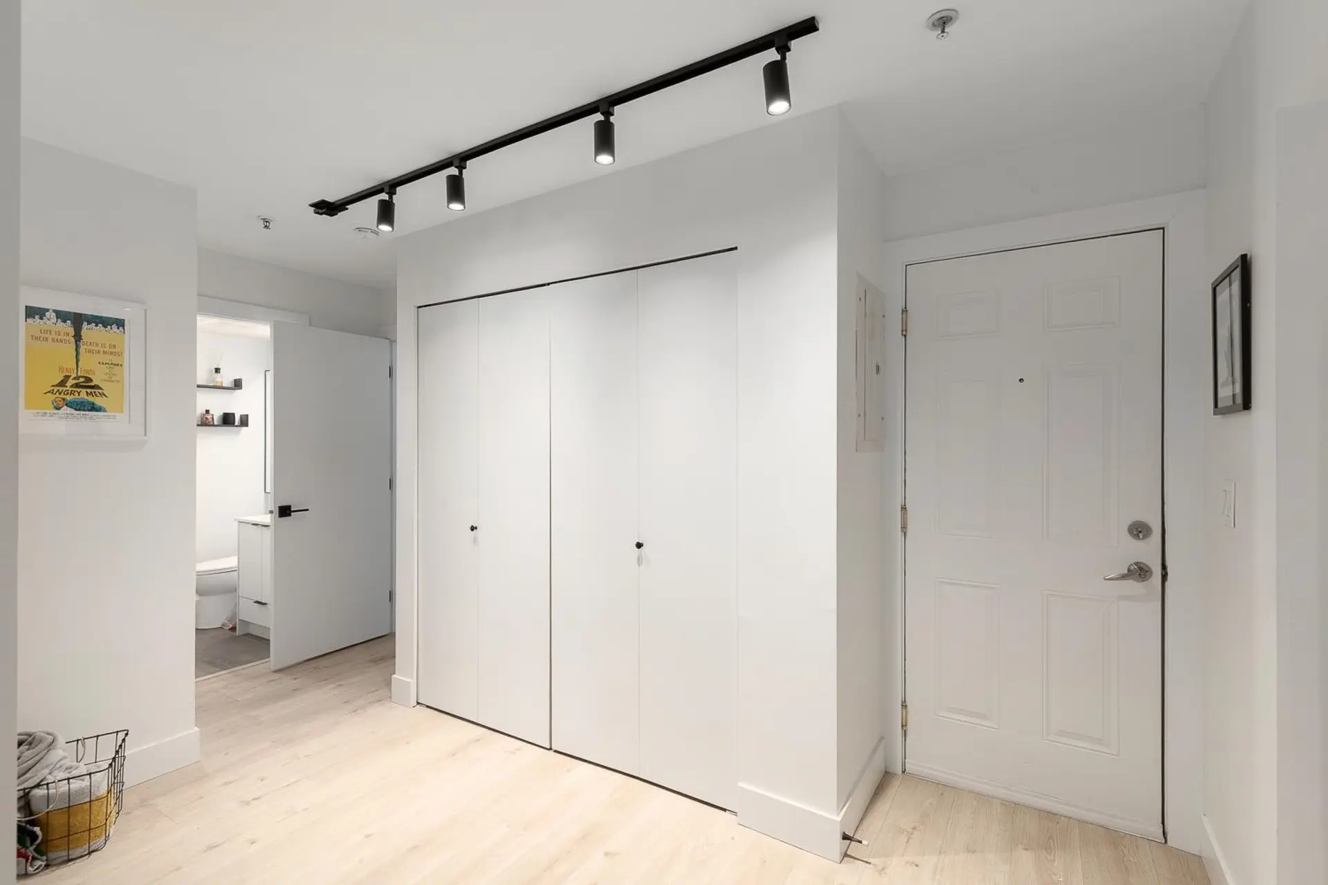 #203 2272 Dundas Street - Image 10