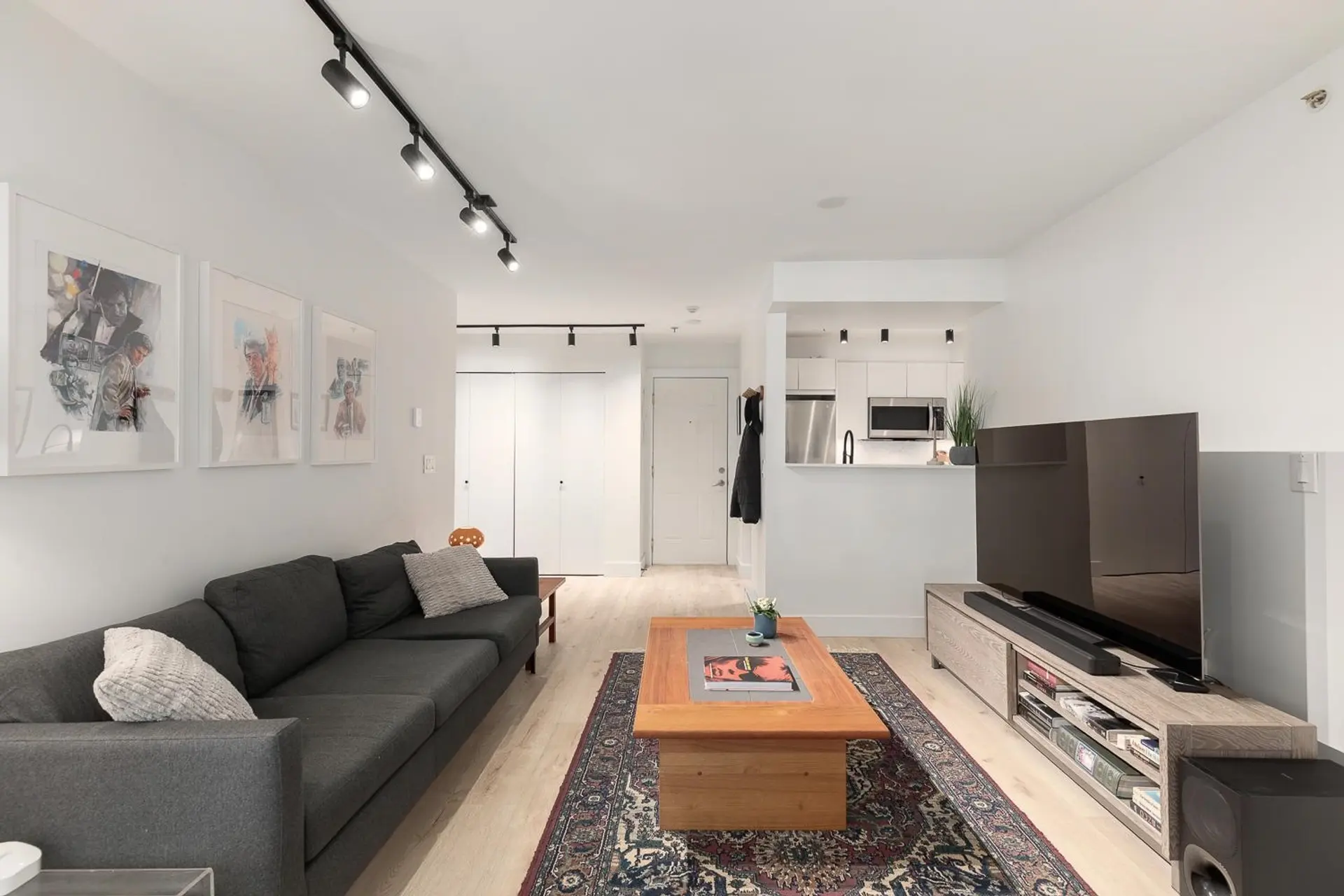 #203 2272 Dundas Street - Image 4