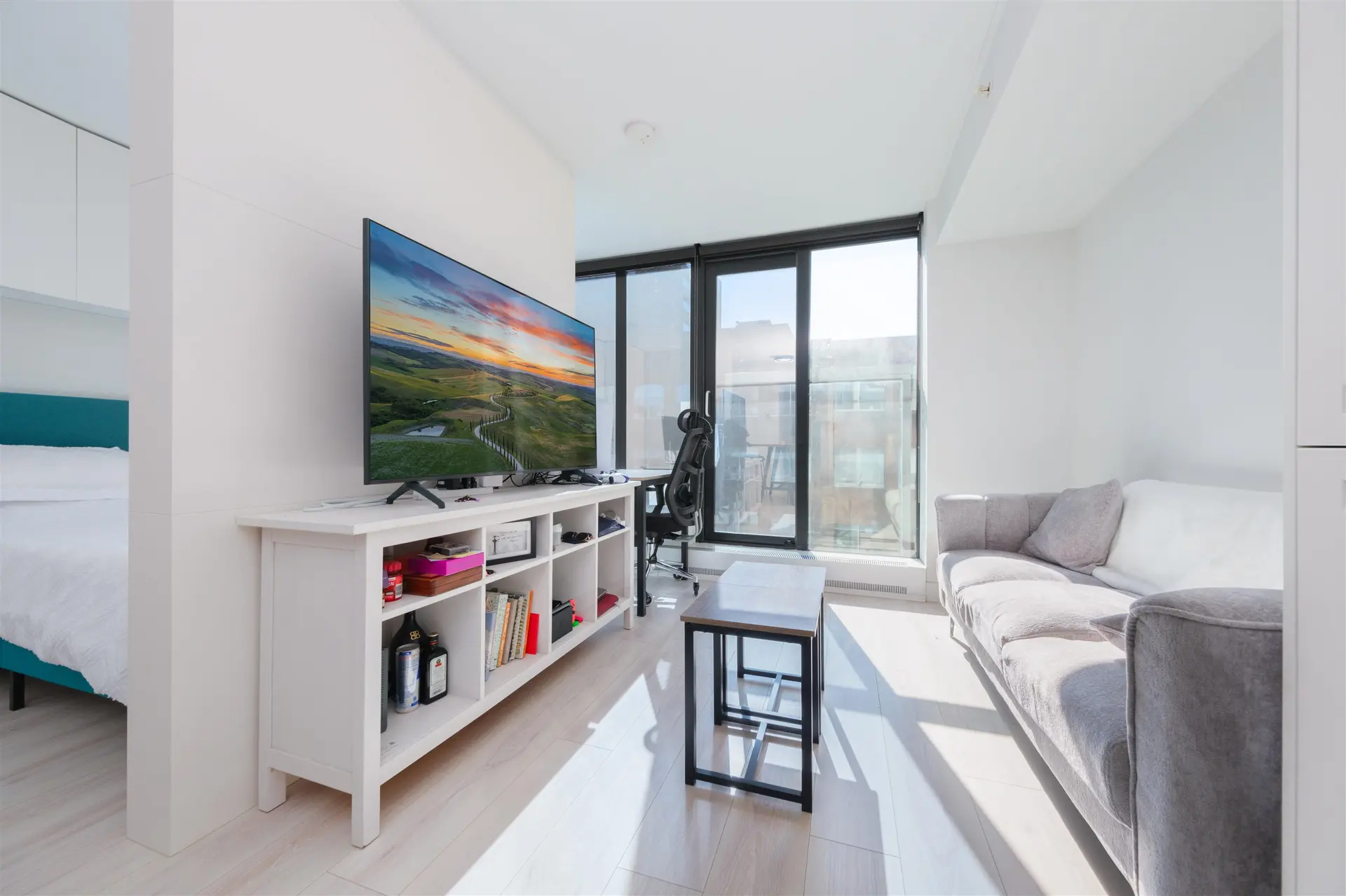 #703 1133 Hornby Street - Image 3