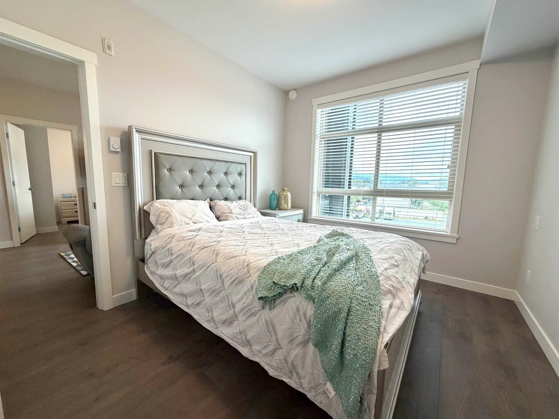 #403 45562 Airport Road - Image 6