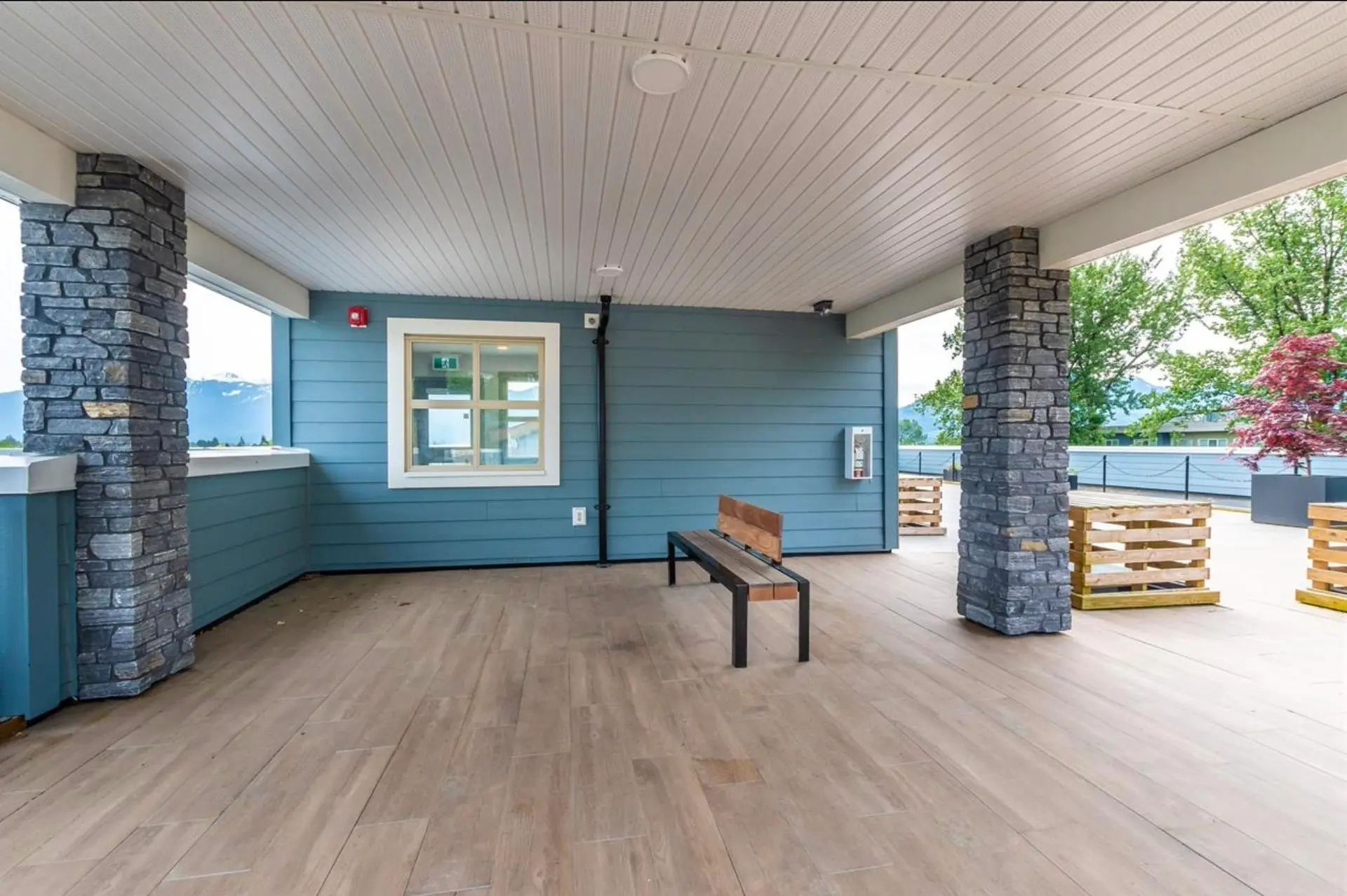 #403 45562 Airport Road - Image 13