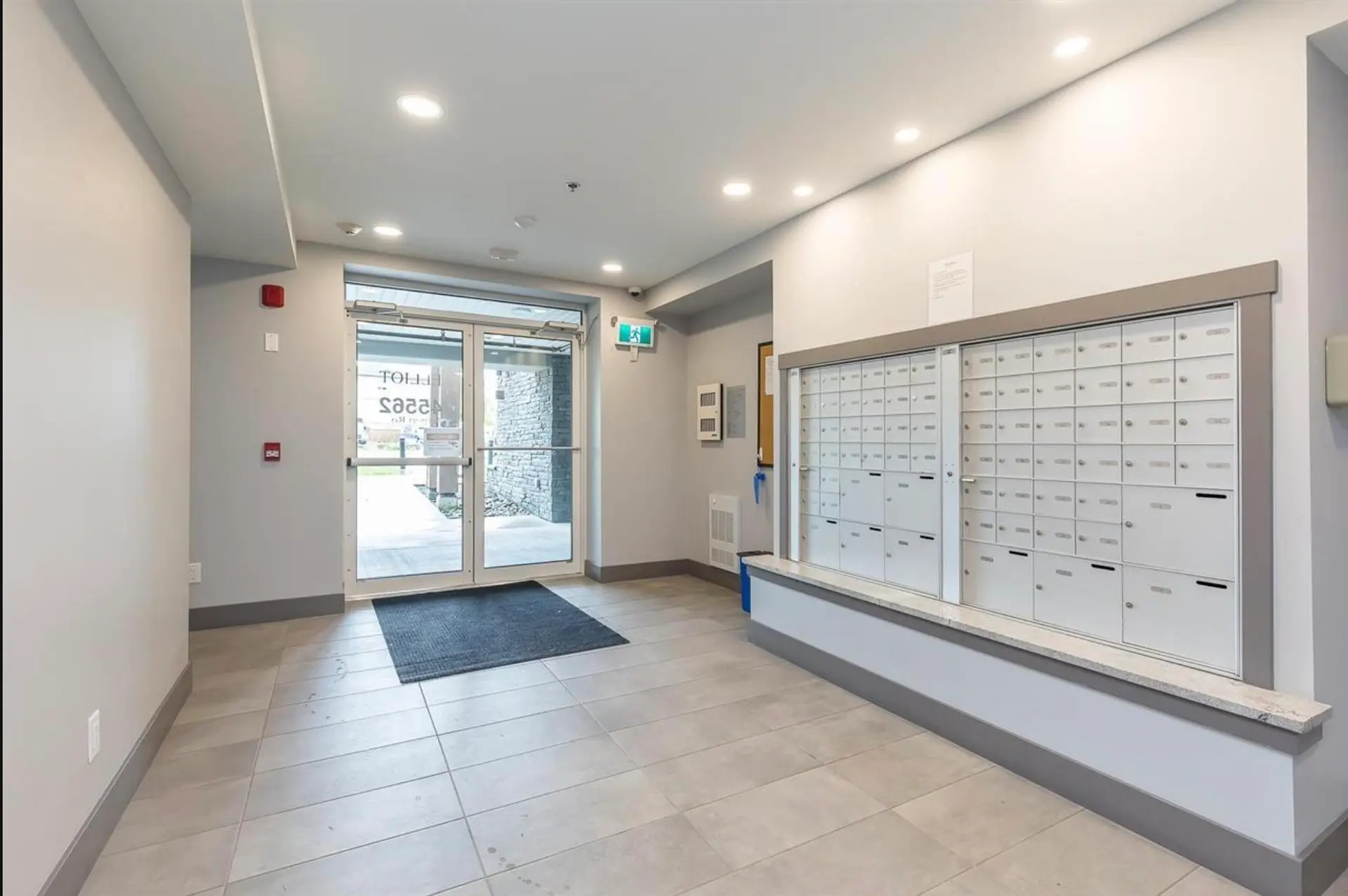 #403 45562 Airport Road - Image 12
