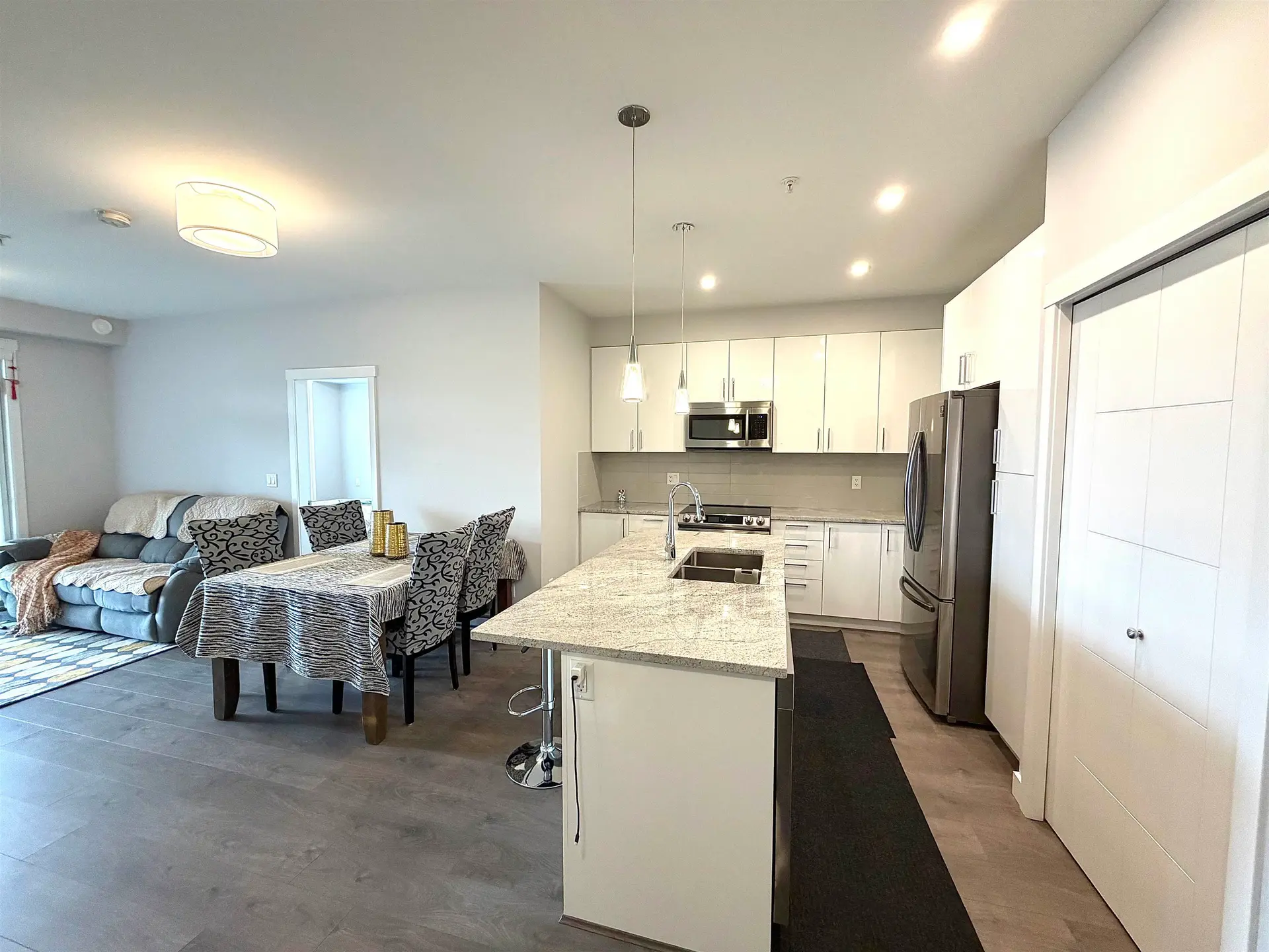 #403 45562 Airport Road - Image 4