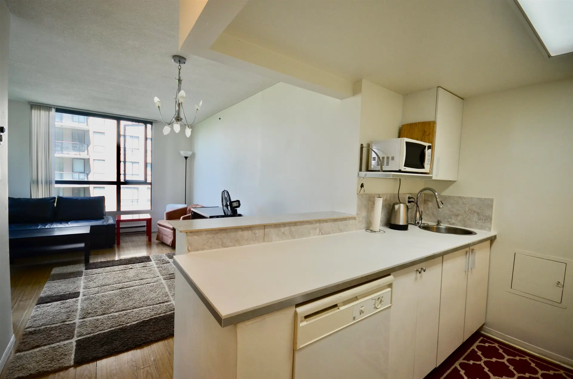 #505 828 Agnes Street - Image 10