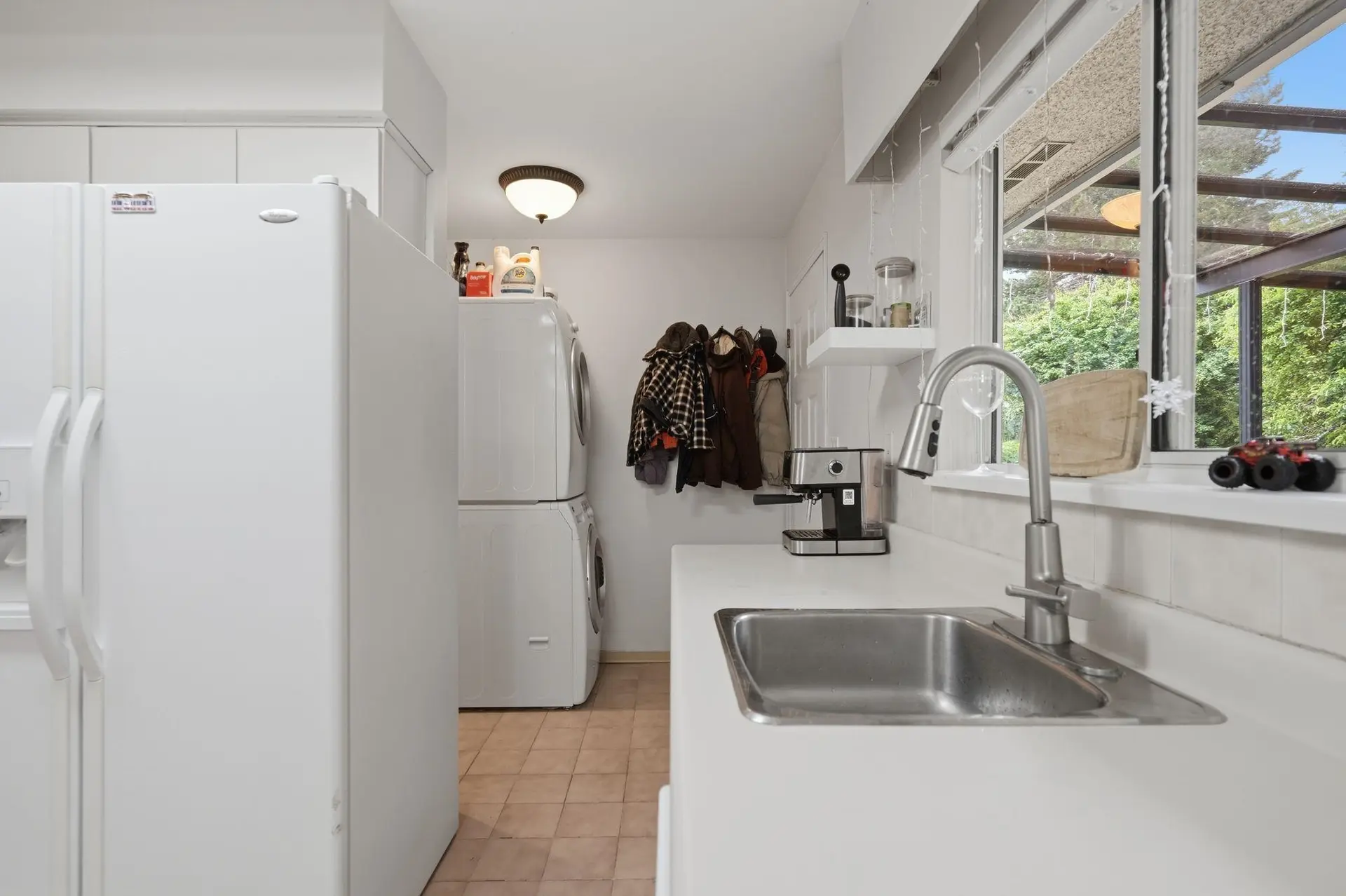 5857 16 Avenue - Image 12