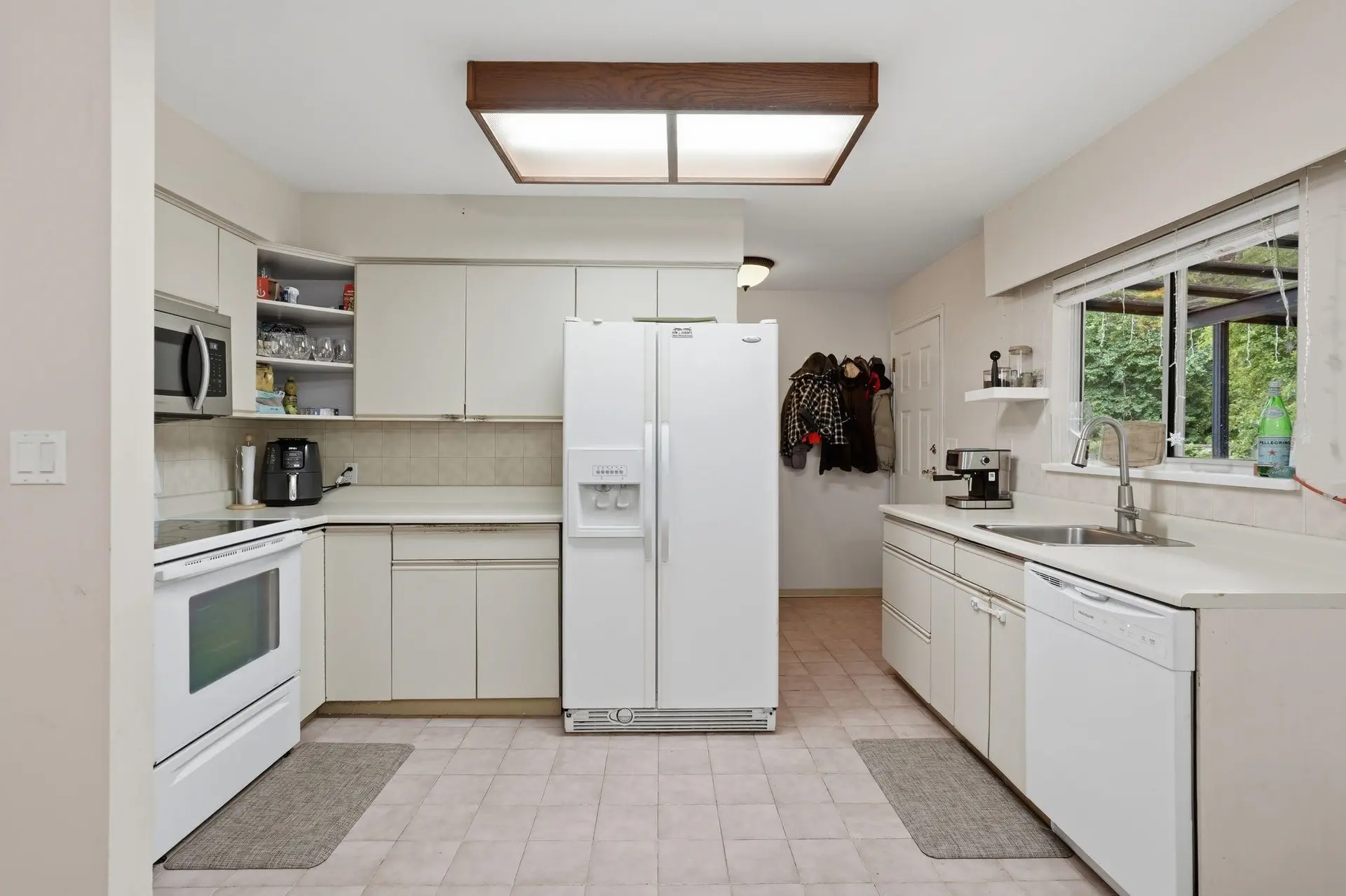 5857 16 Avenue - Image 11