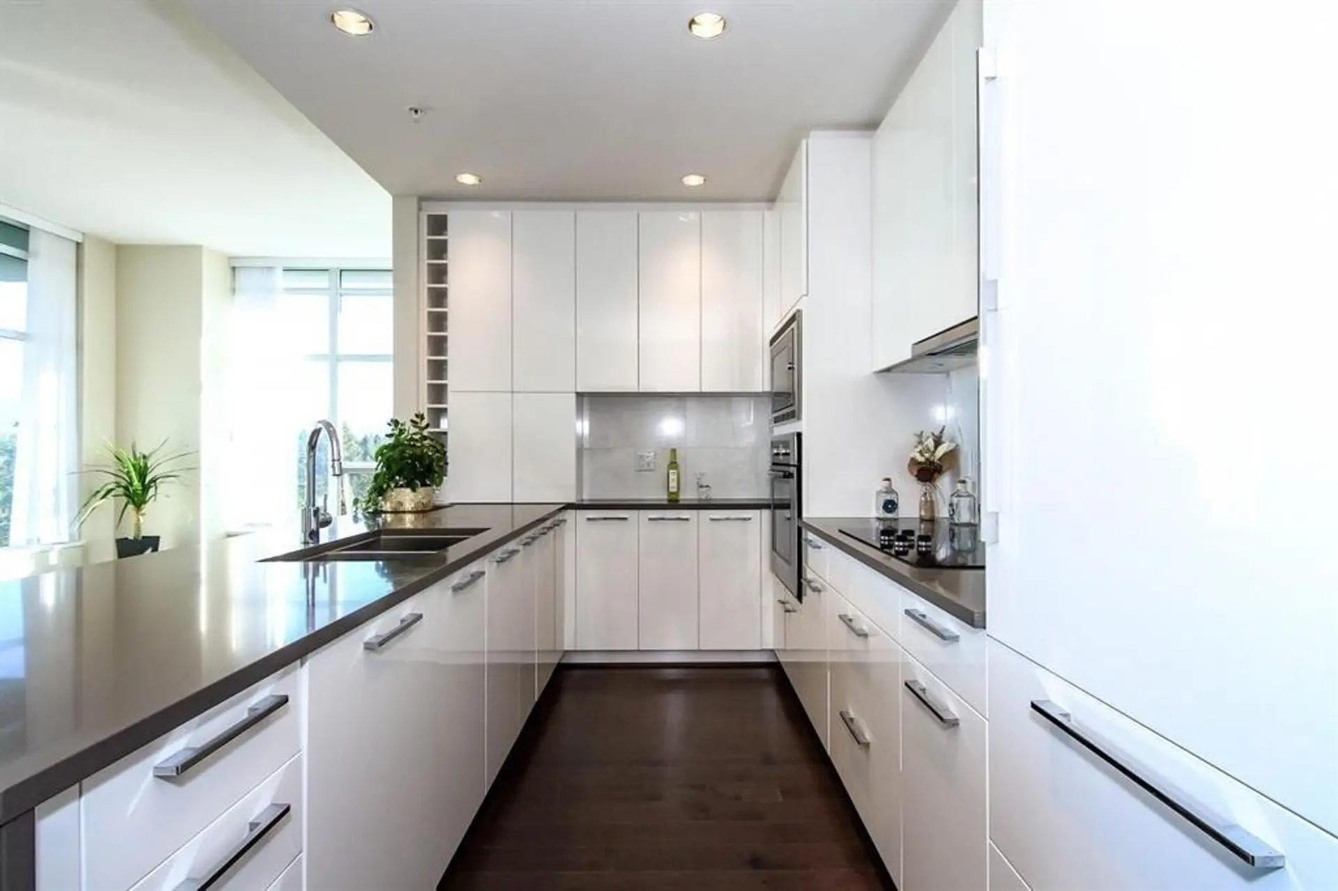 #PH7 5728 Berton Avenue - Image 6