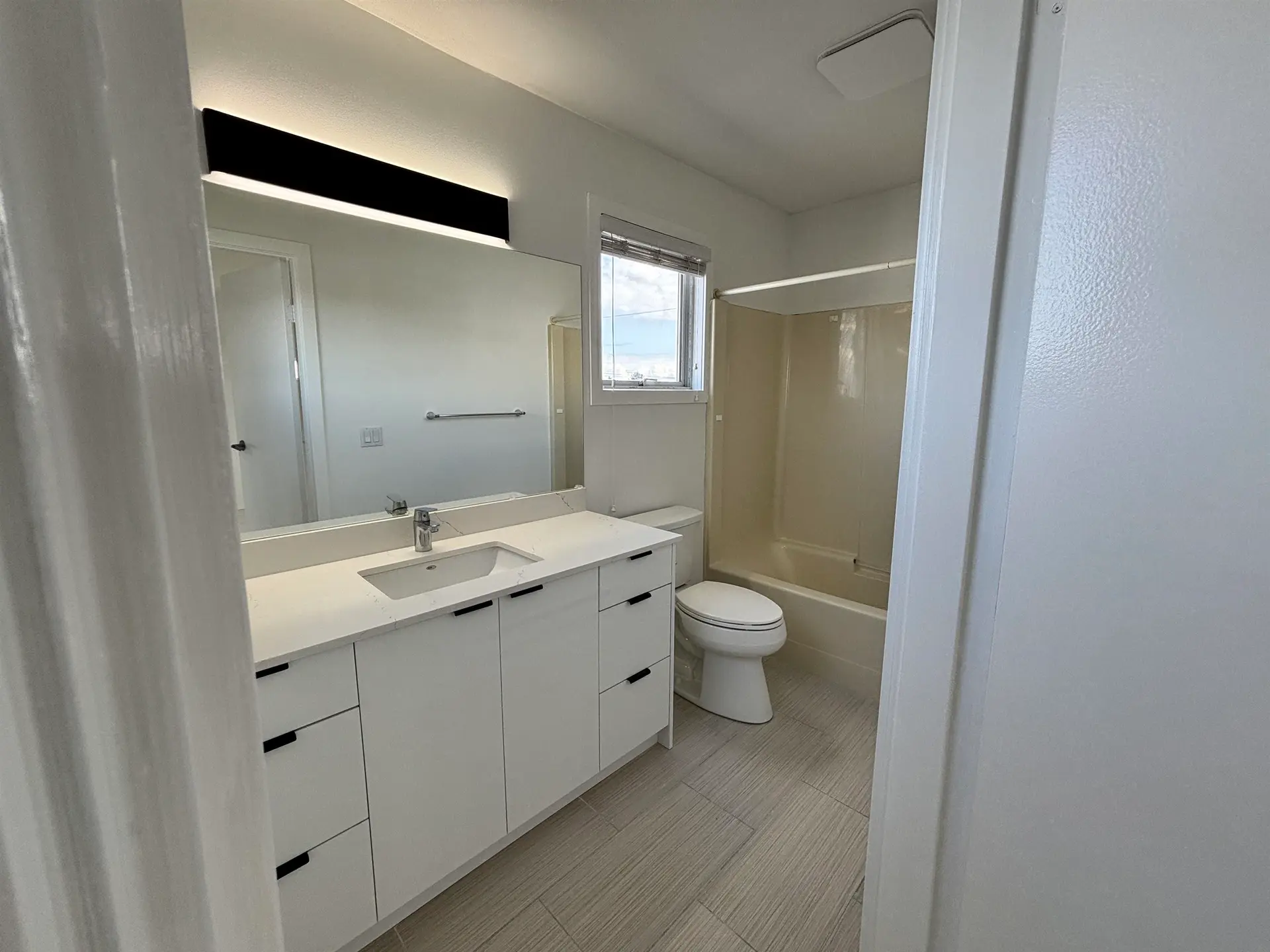 1588 E 41st Avenue - Image 12