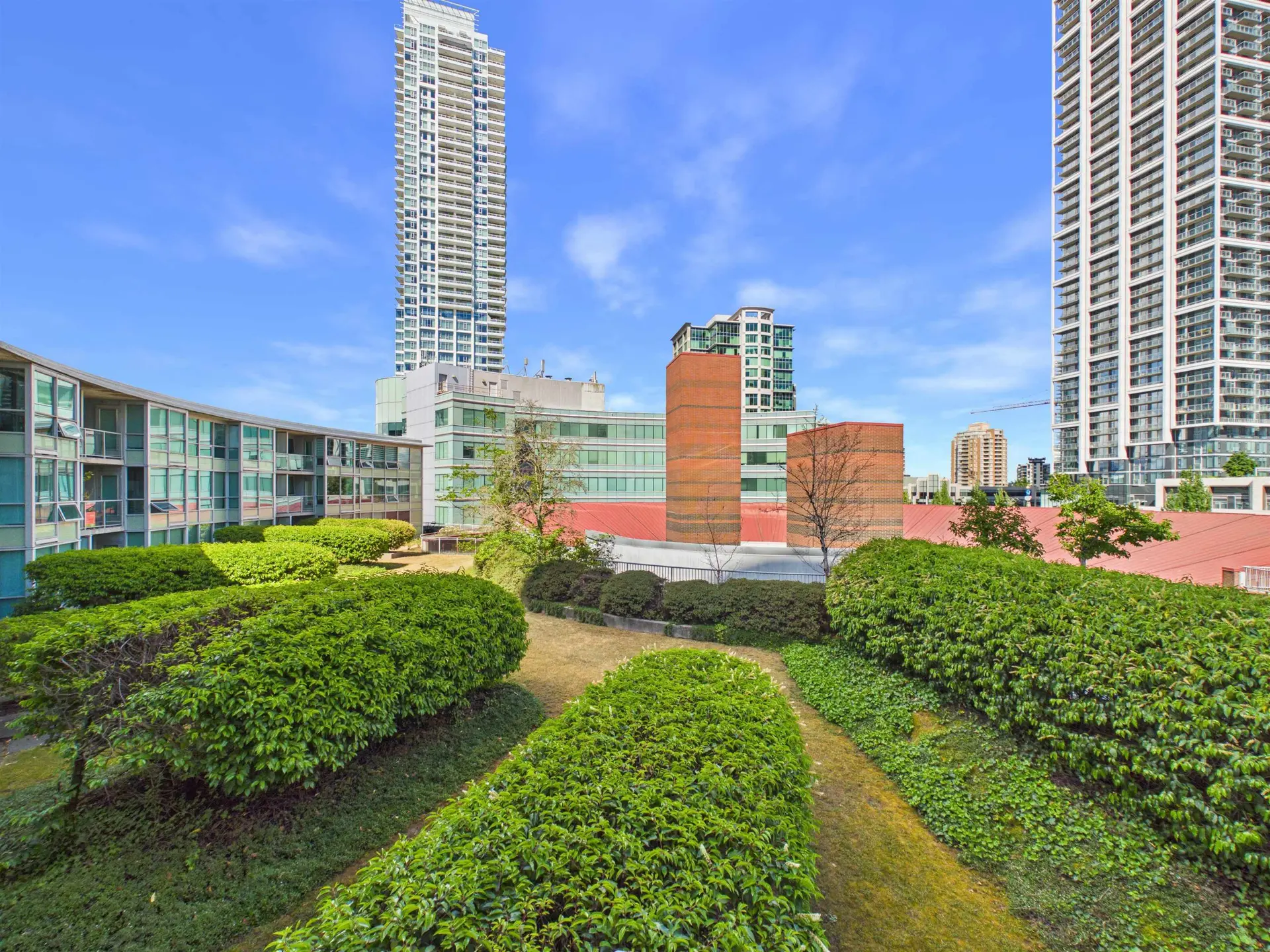 #611 6028 Willingdon - Image 18