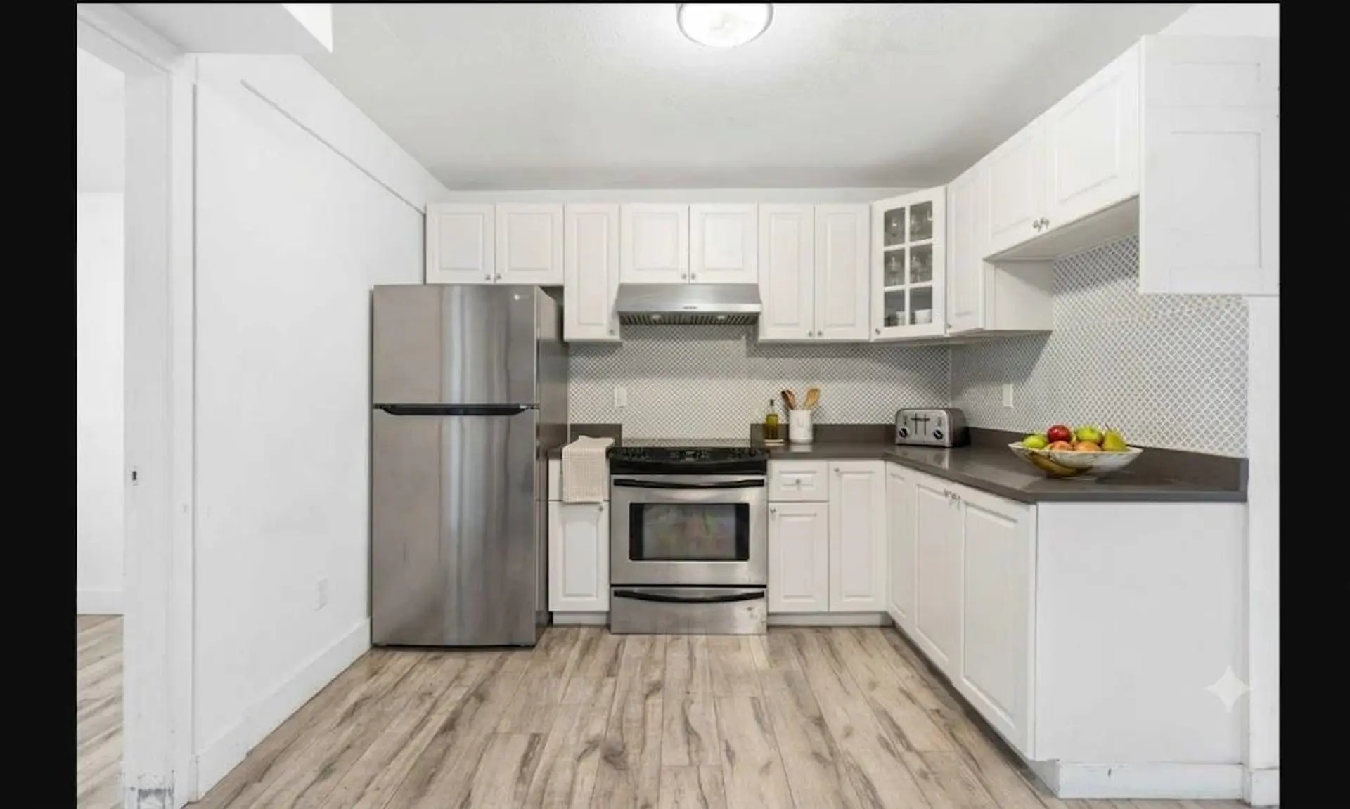 886 E 56th Avenue - Image 3