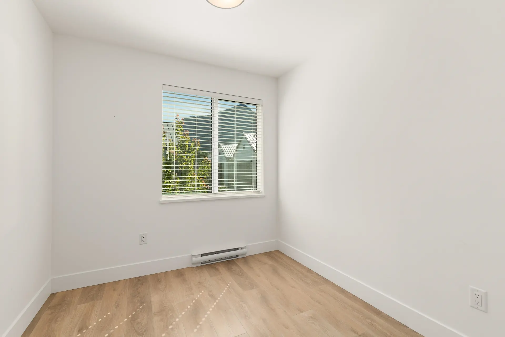 38001 Helm Way - Image 12