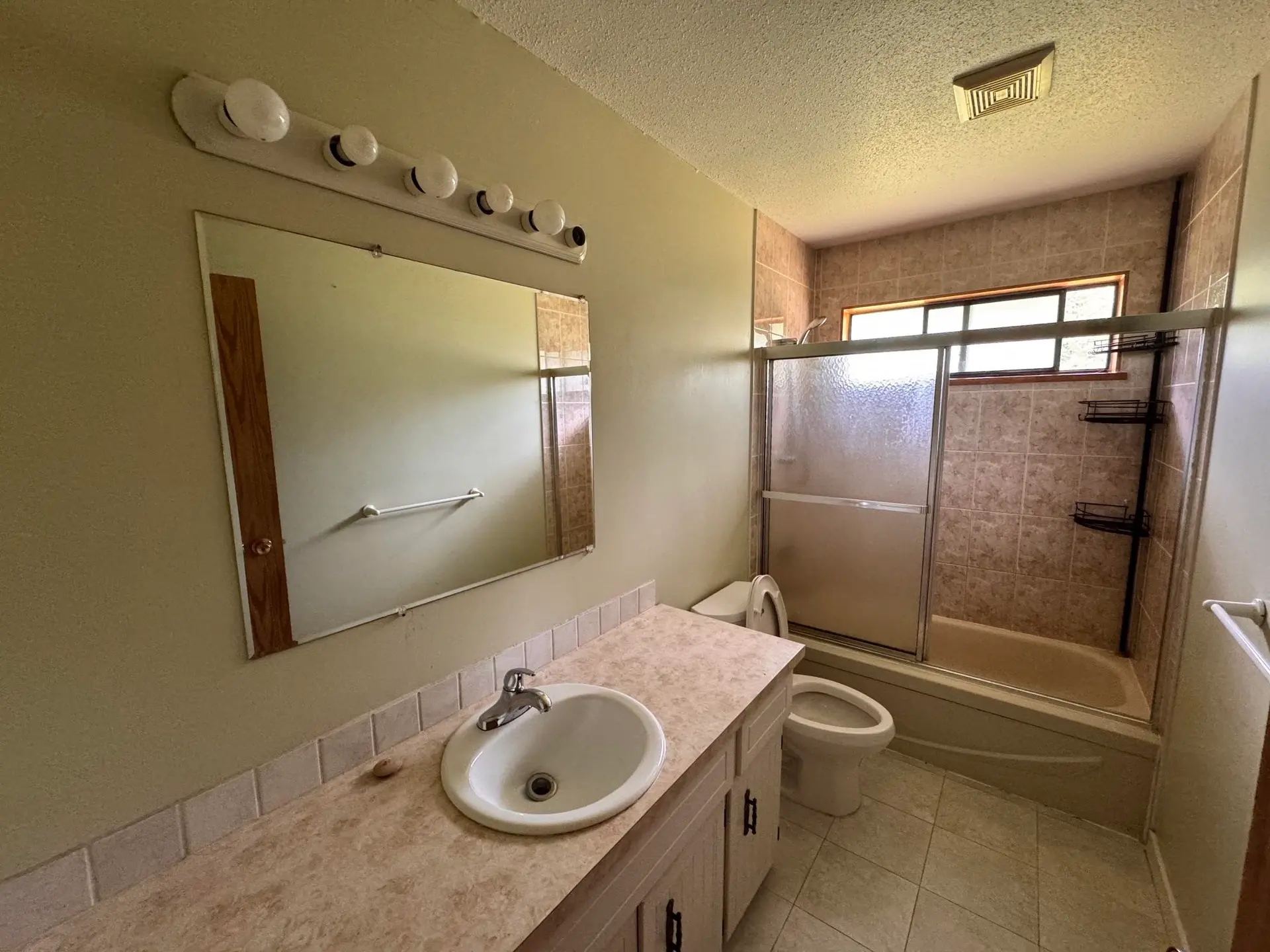 8839 156a Street - Image 12