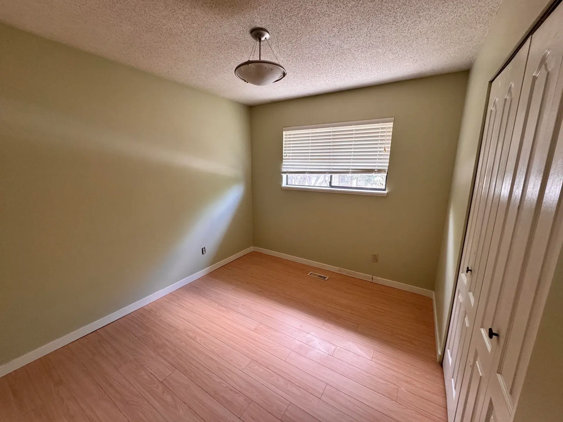 8839 156a Street - Image 11