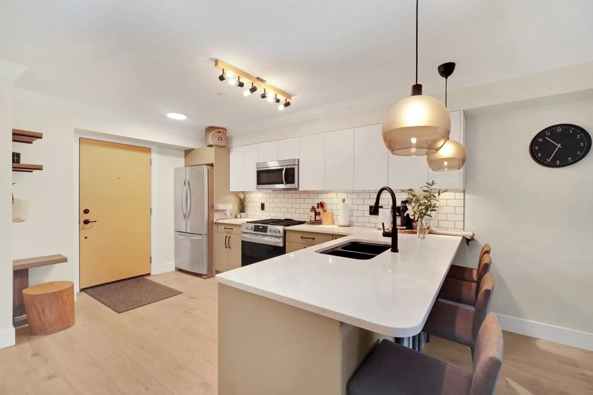 #303 857 W 15th Street - Image 10