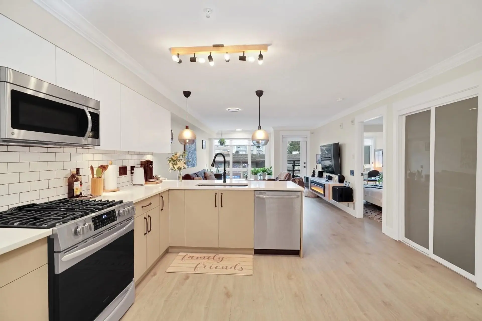 #303 857 W 15th Street - Image 8