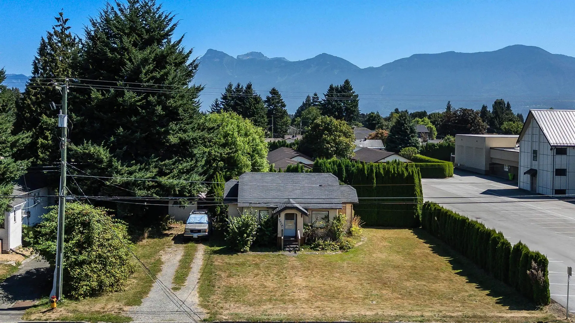 9438 Broadway - Image 1