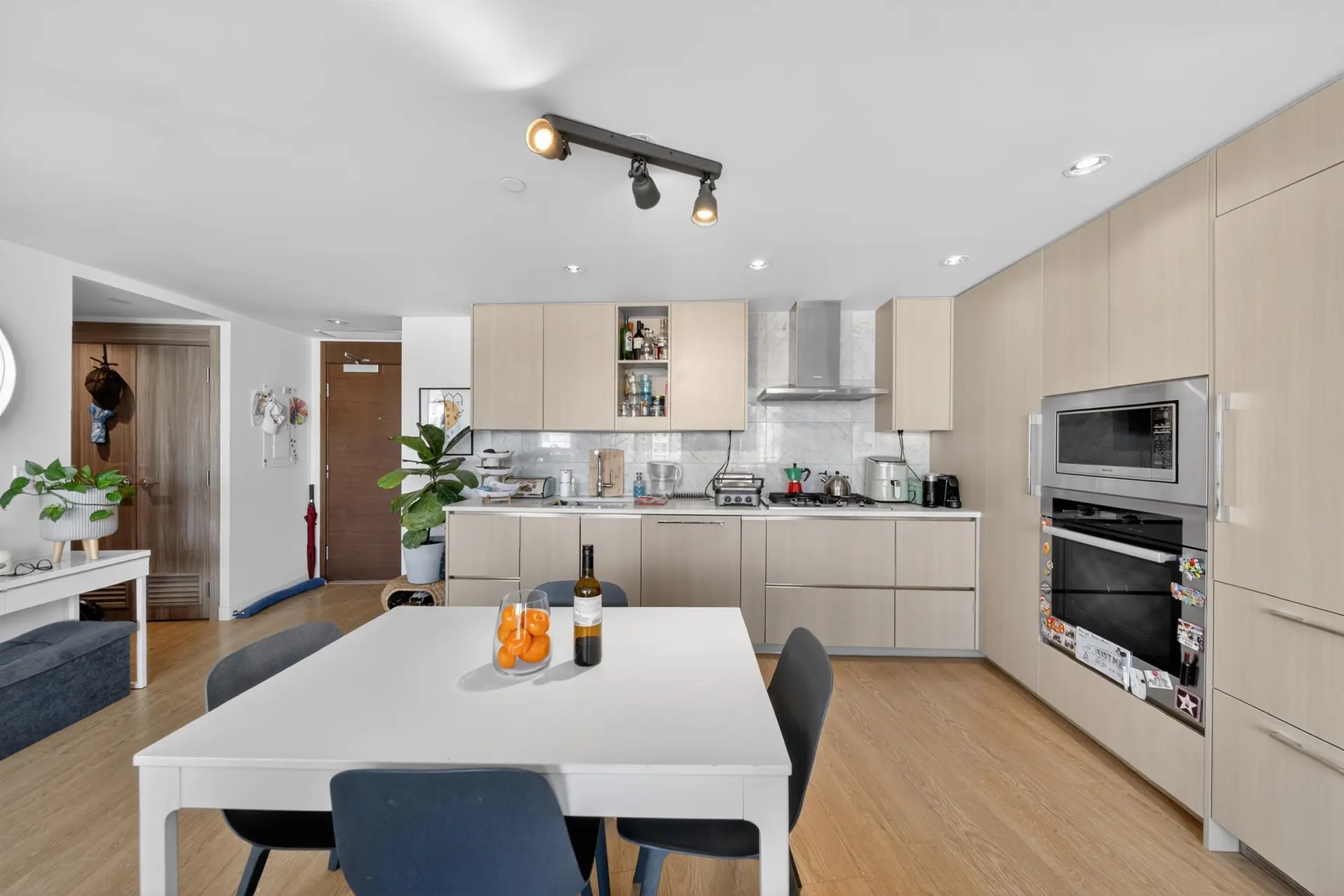 #2001 89 Nelson Street - Image 5