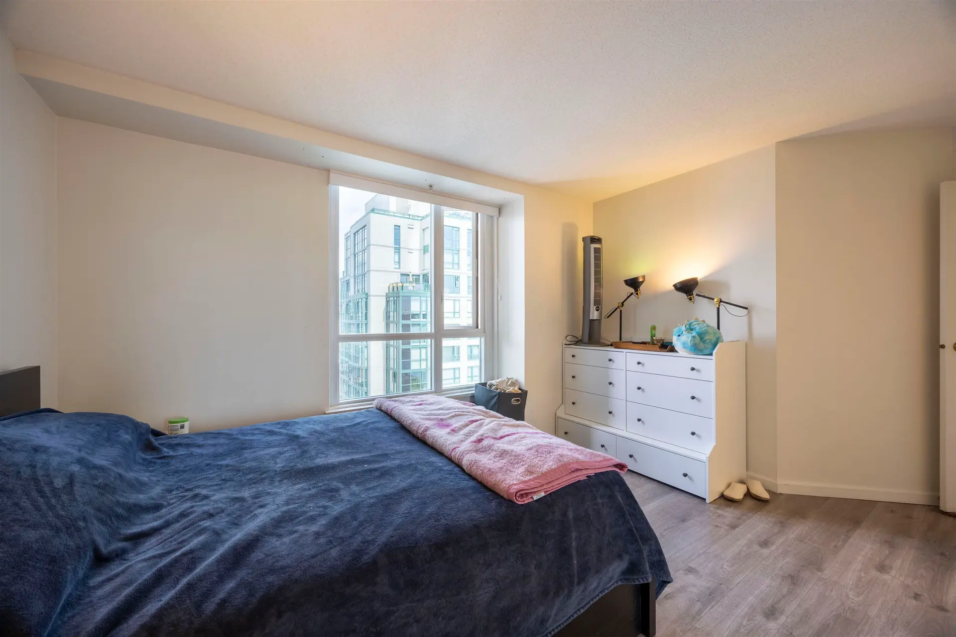 #2505 388 Drake Street - Image 13