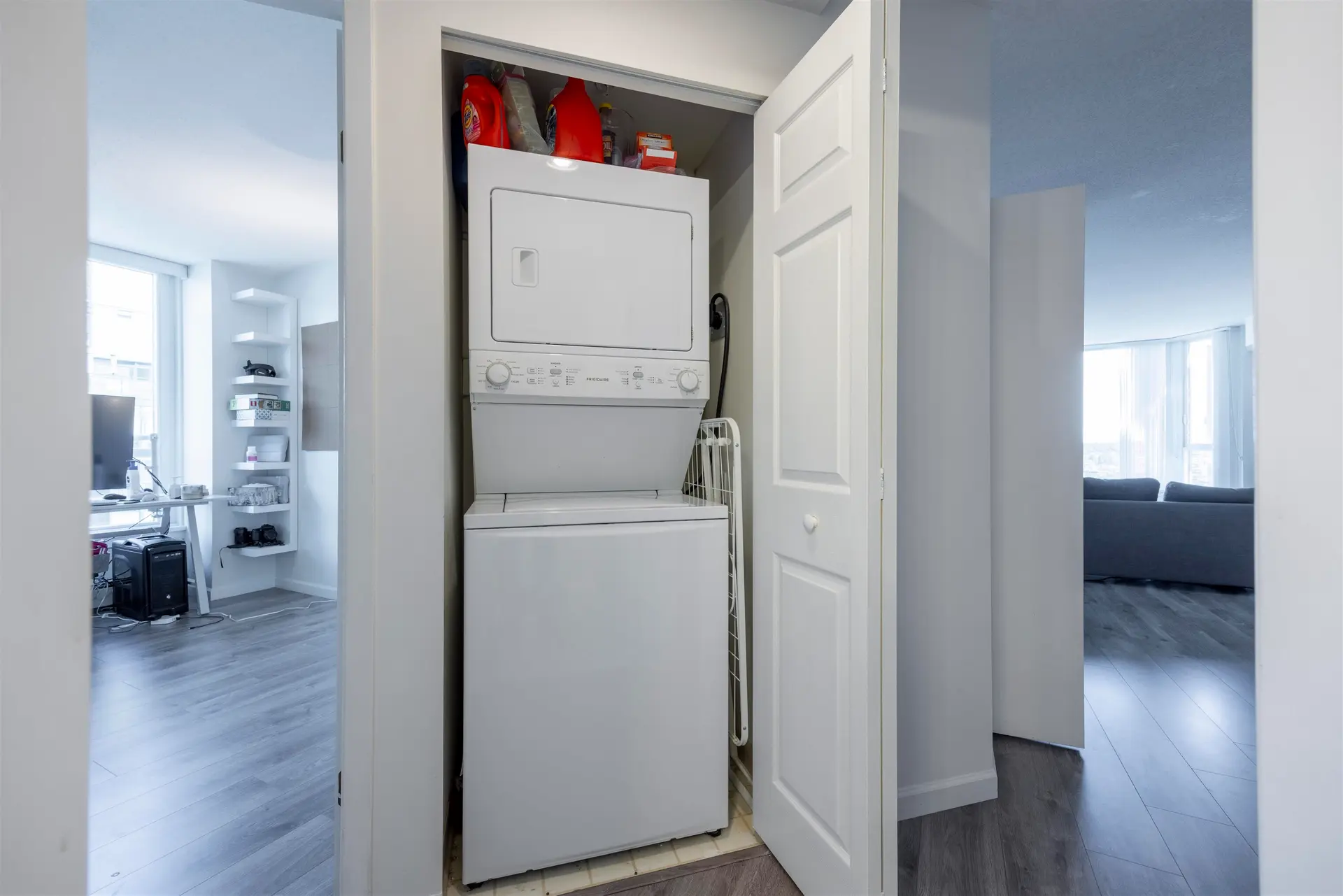 #2505 388 Drake Street - Image 11