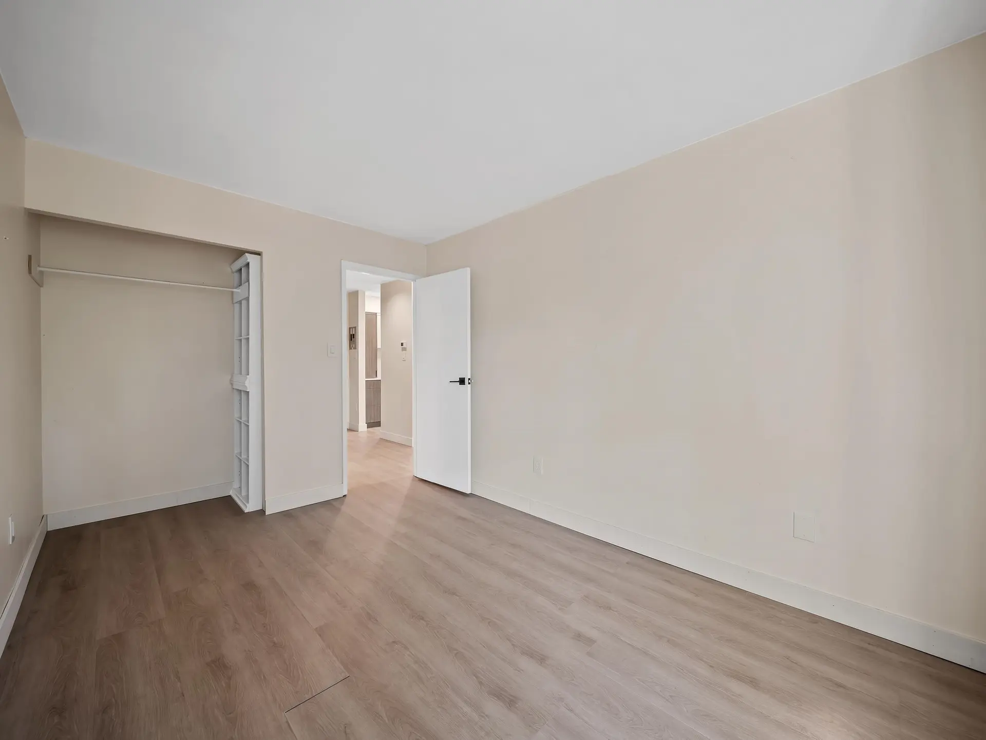 #402 2211 W 2nd Ave - Image 9