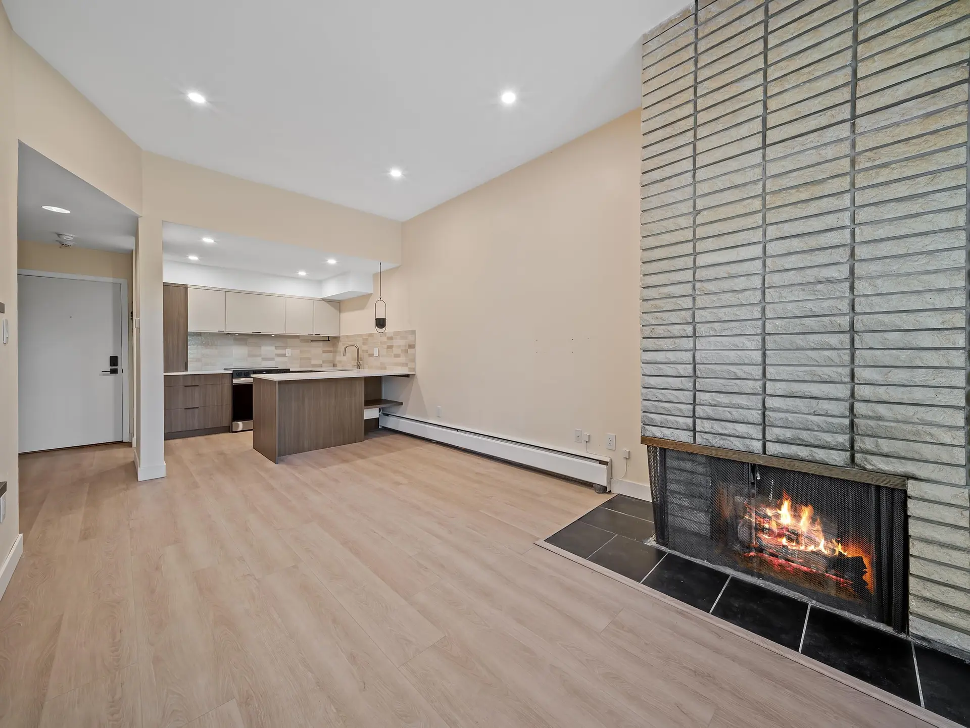 #402 2211 W 2nd Ave - Image 4
