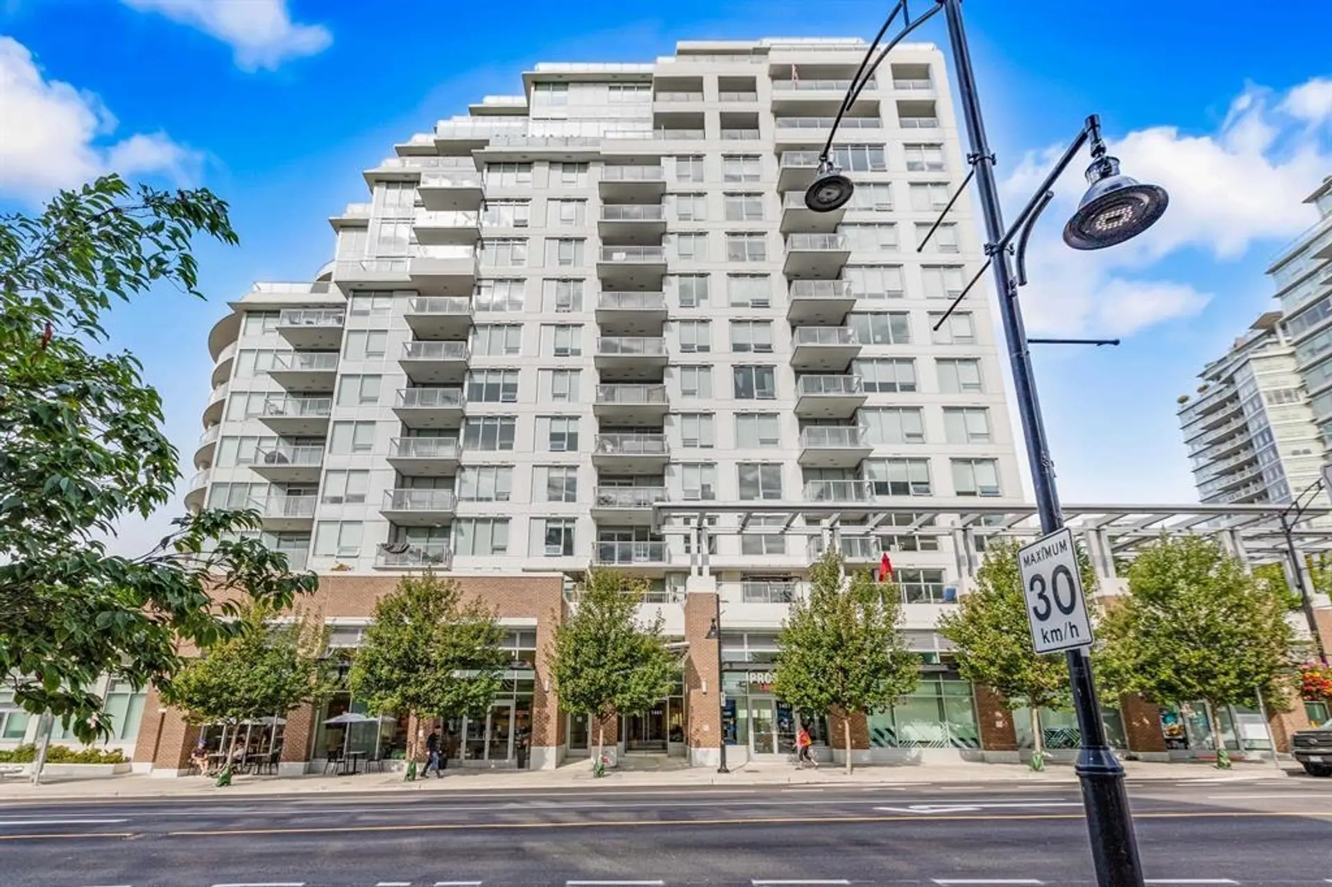 #1001 1441 Johnston Road