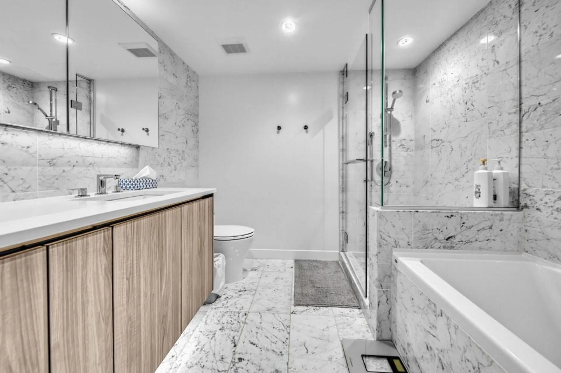 #1207 1768 Cook Street - Image 12