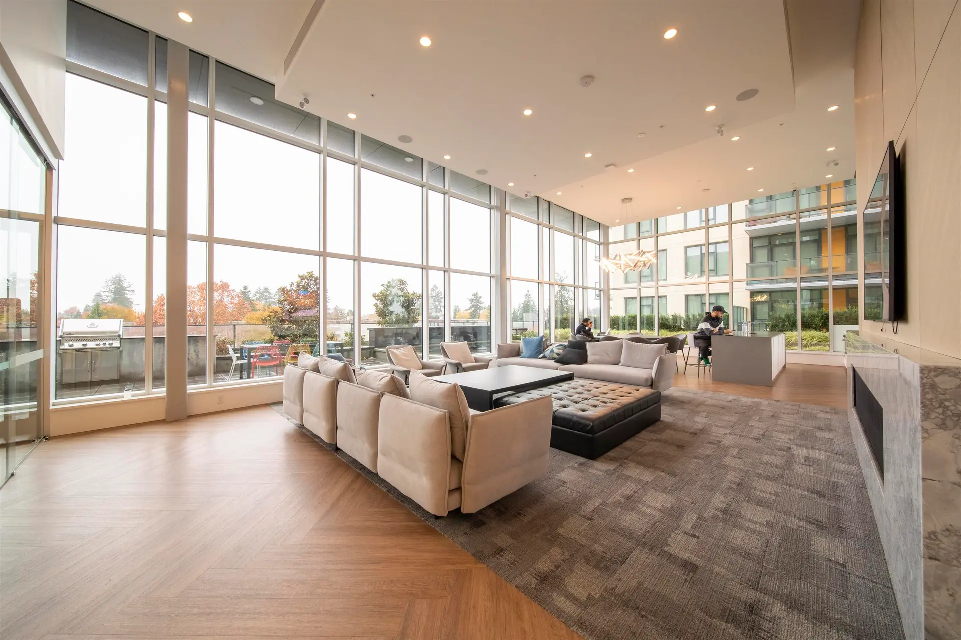 #1806 7388 Kingsway - Image 9