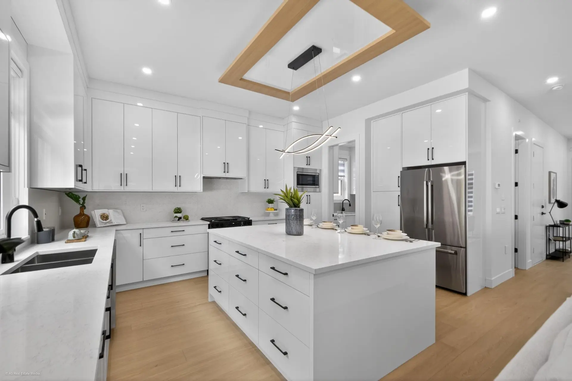 7083 115 Street - Image 5