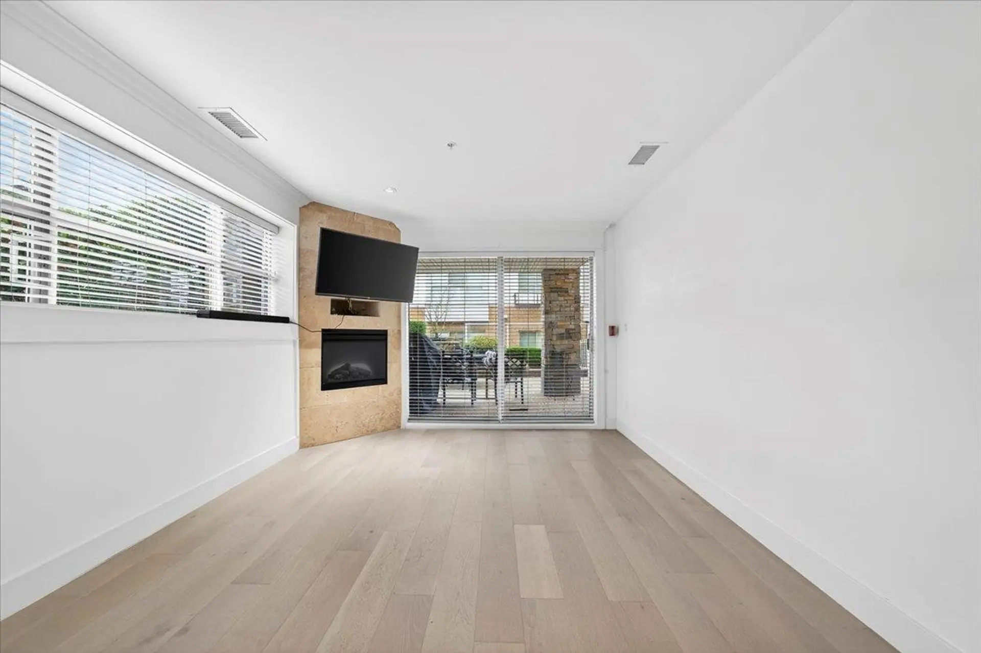 #102 15164 Prospect Avenue - Image 15
