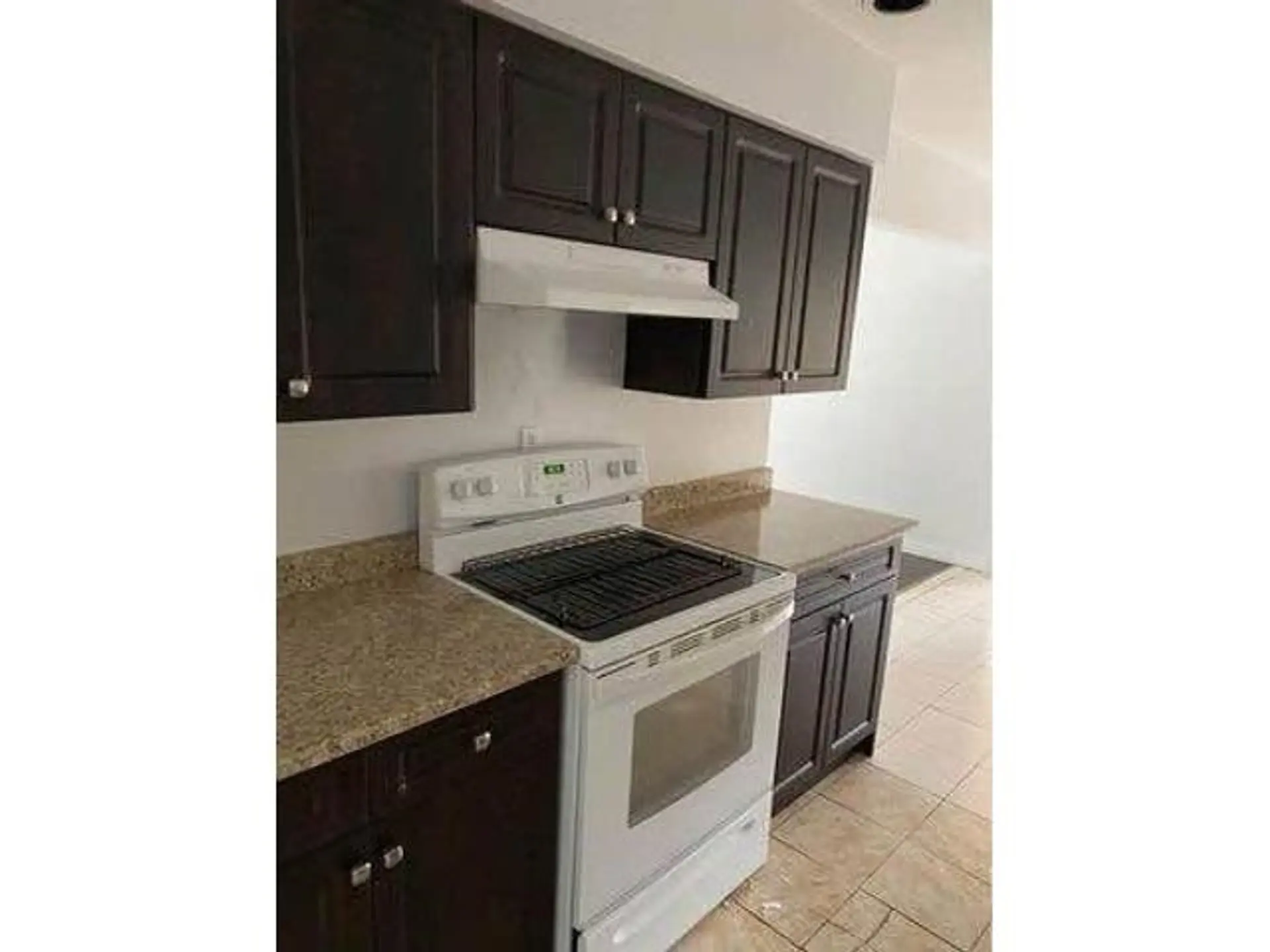 14860 89 Avenue - Image 3