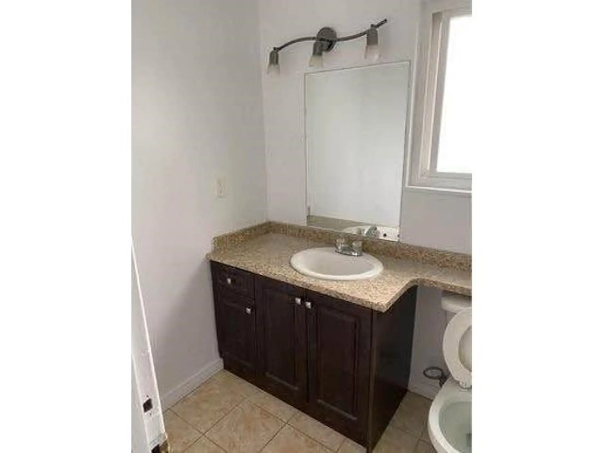 14860 89 Avenue - Image 10