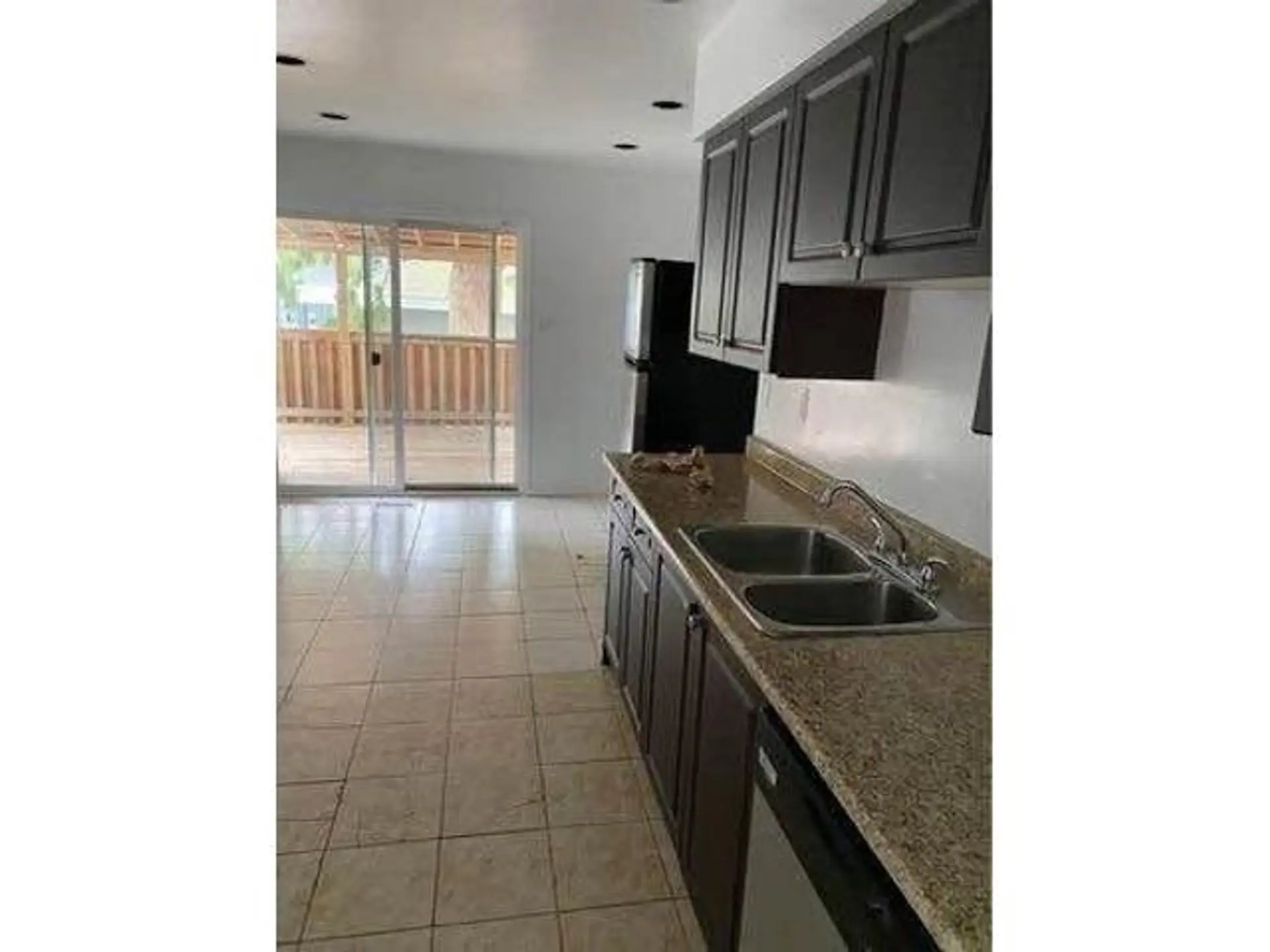 14860 89 Avenue - Image 4