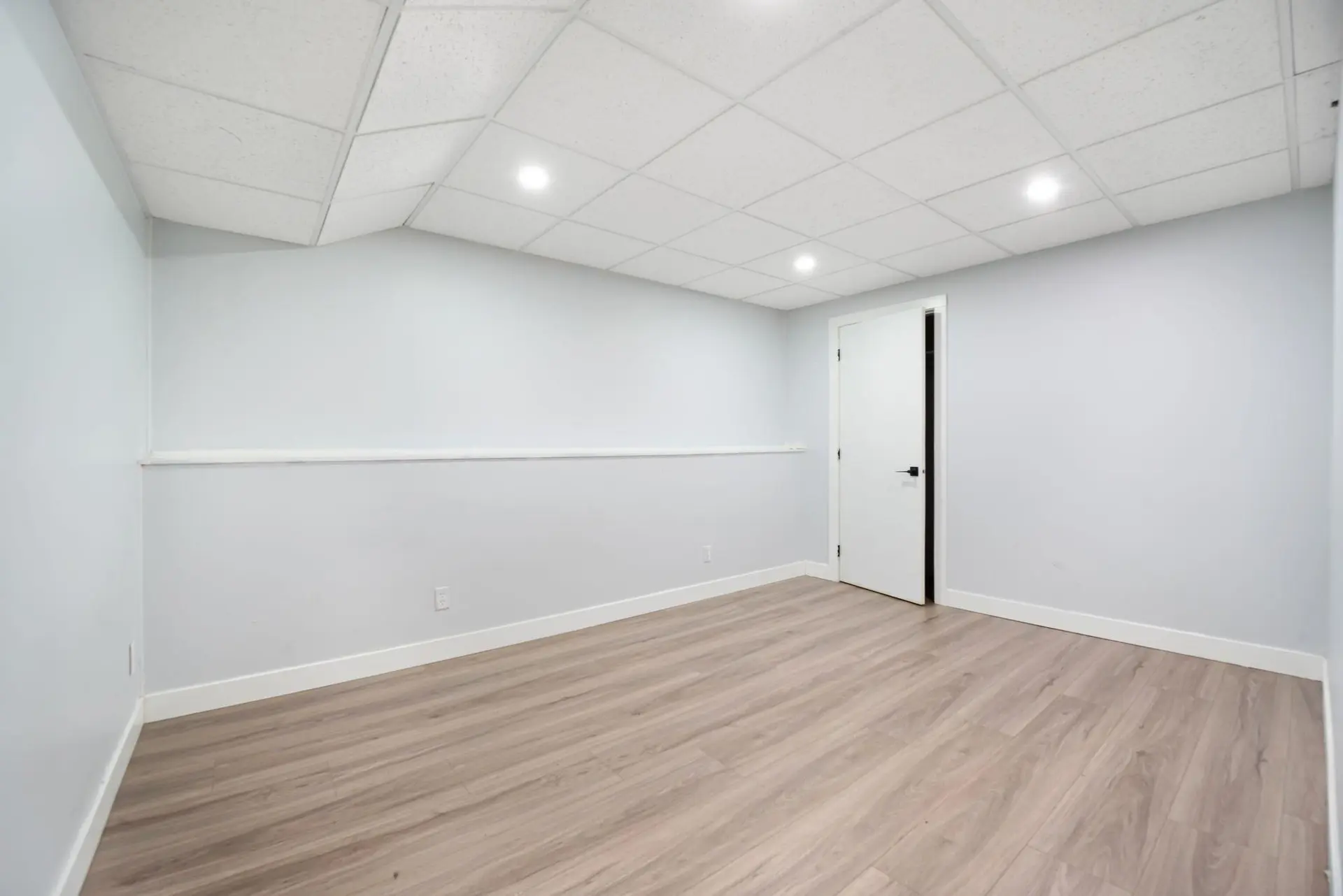 11458 90 Avenue - Image 17