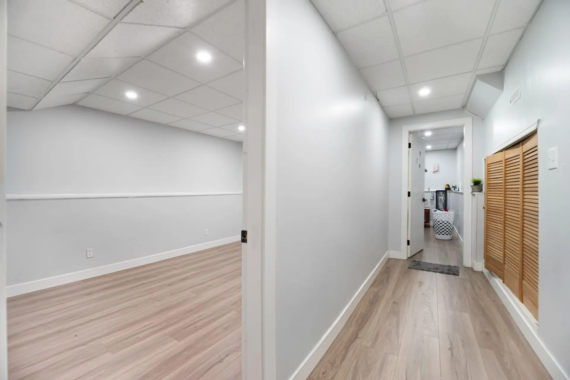 11458 90 Avenue - Image 16