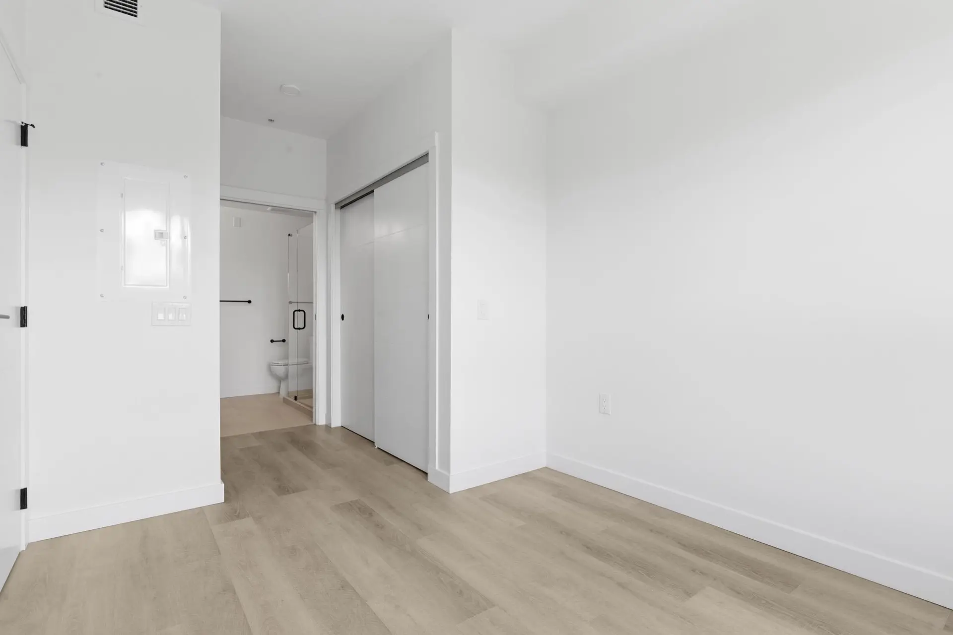 #302 2268 E Broadway - Image 9