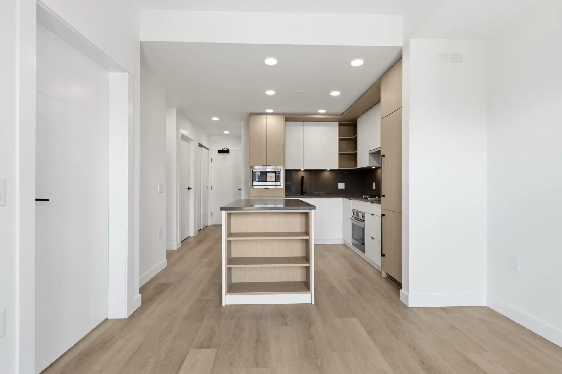 #404 2268 E Broadway - Image 4