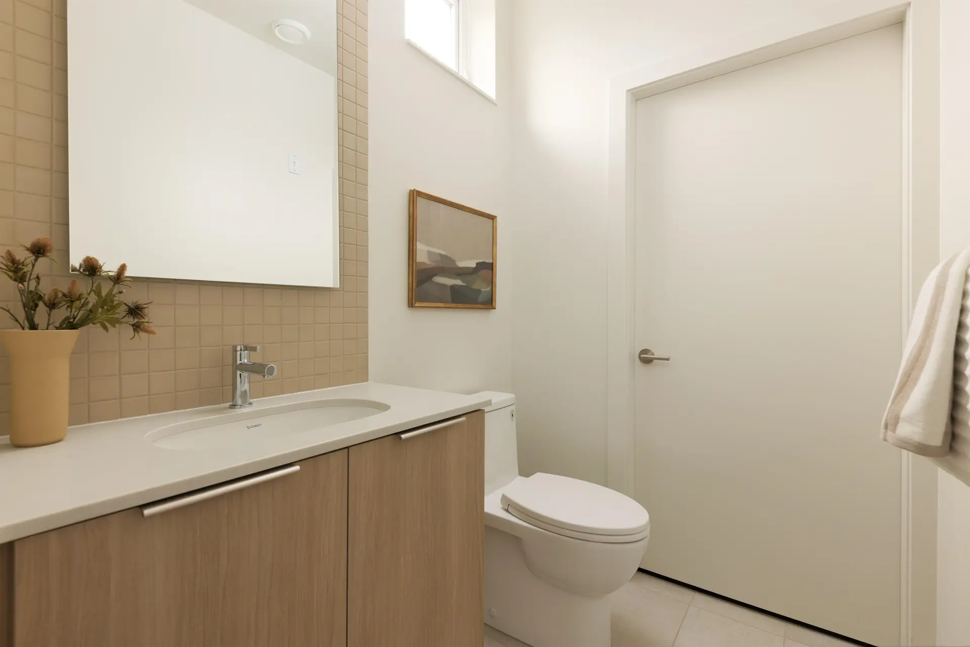 593 E 49th Avenue - Image 7