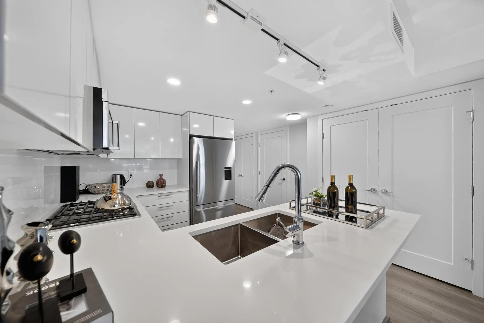 #507 8699 Hazelbridge Way - Image 5