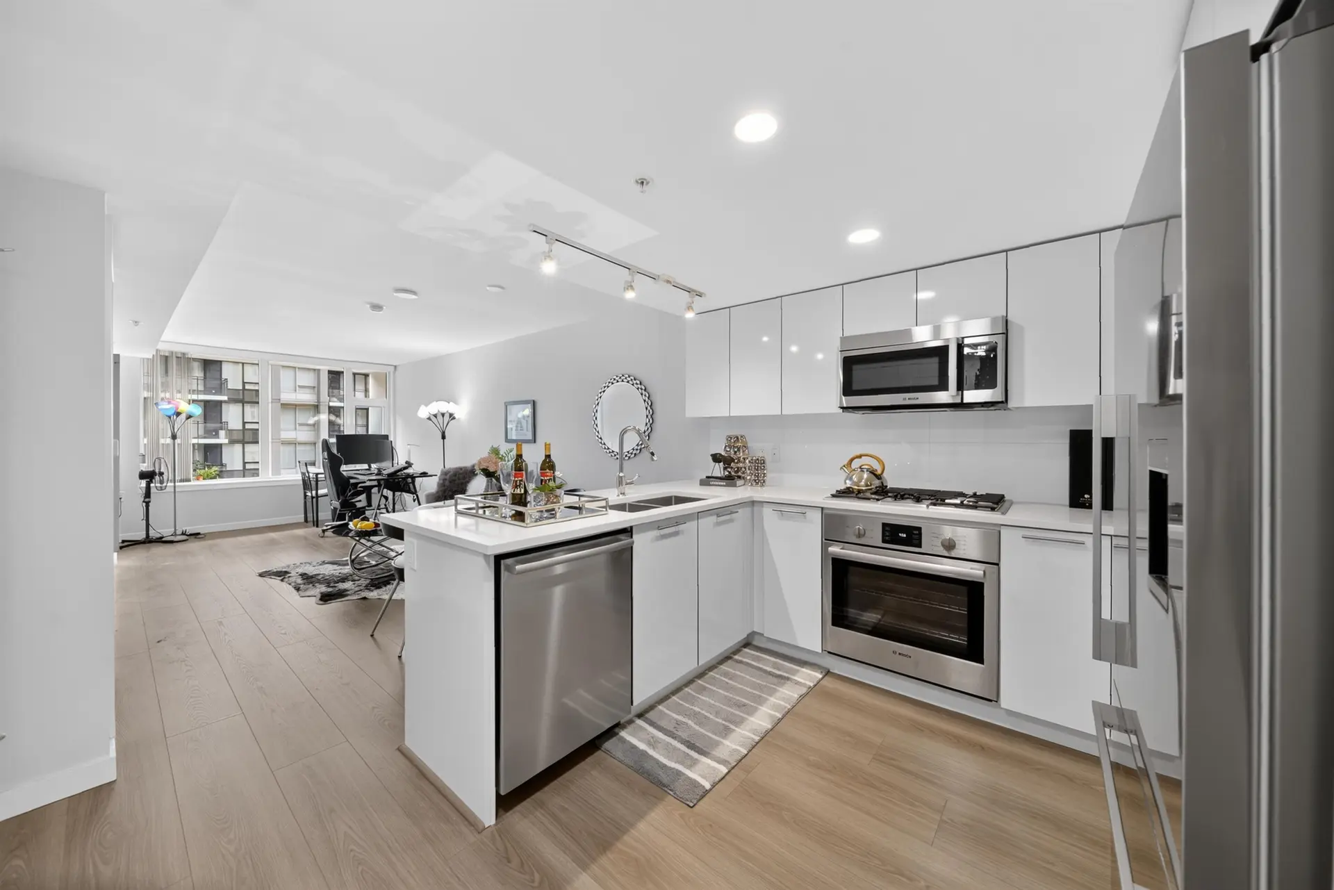 #507 8699 Hazelbridge Way - Image 4