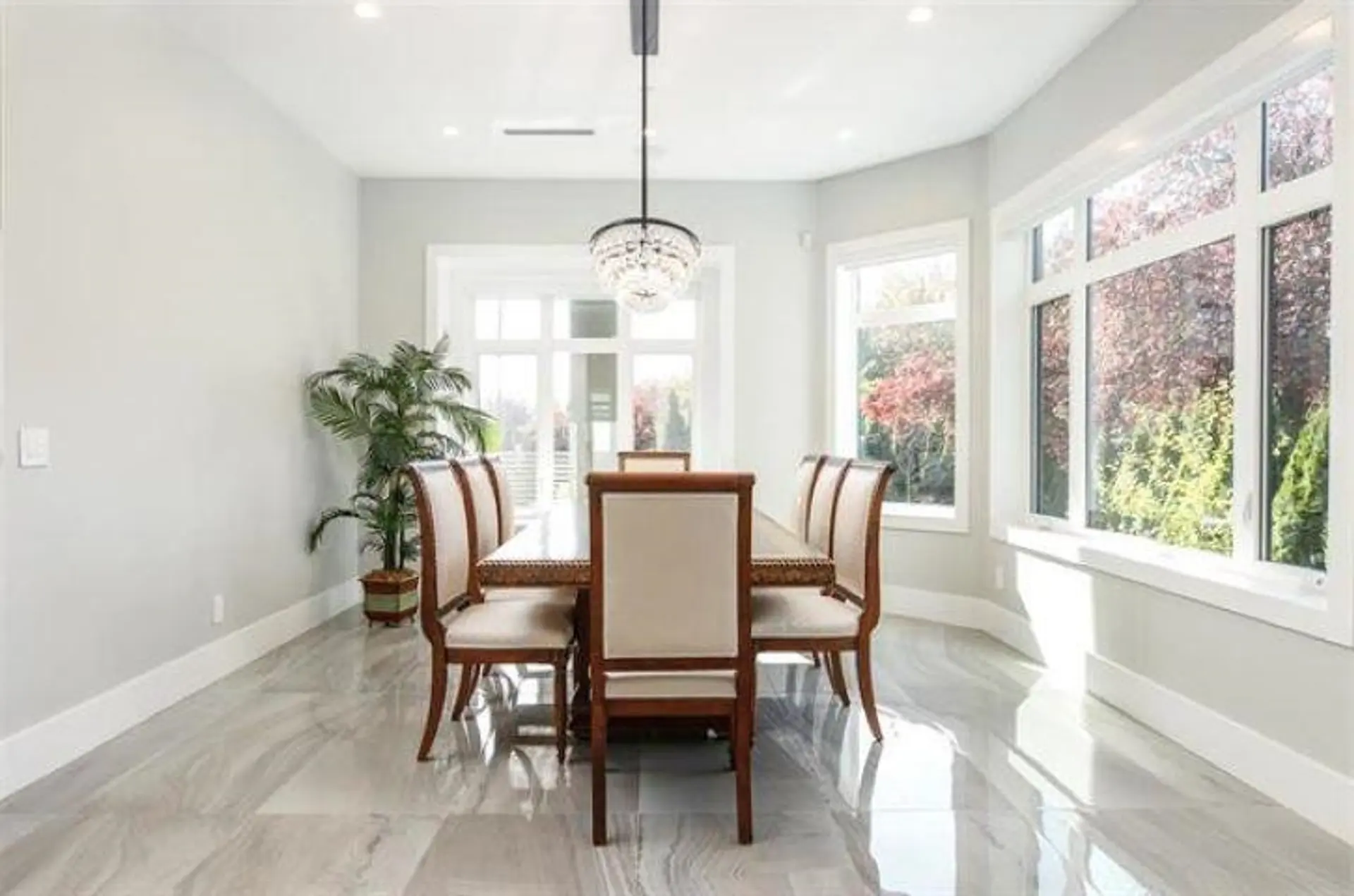 7488 Cartier Street - Image 6
