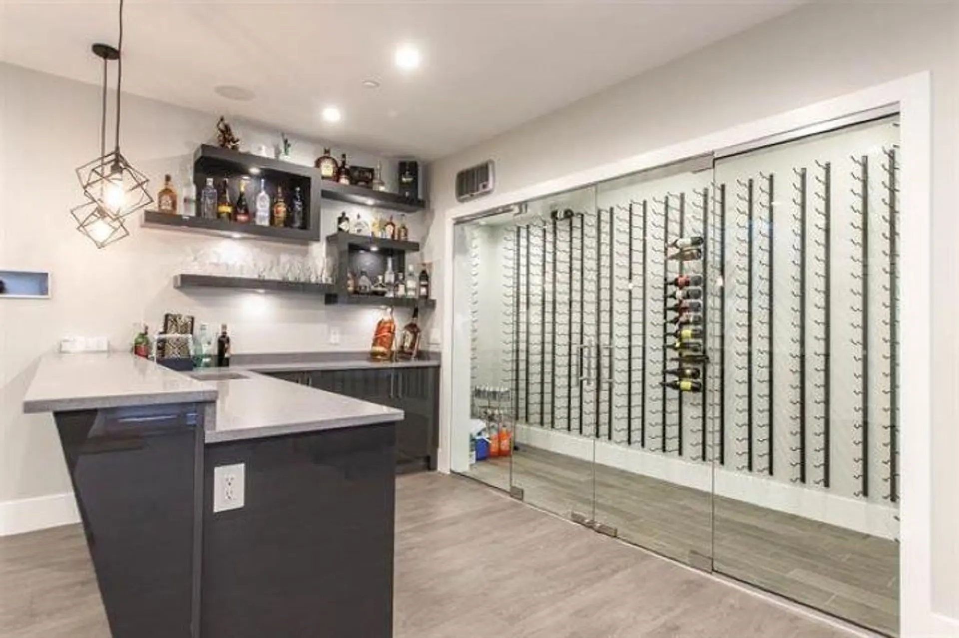 7488 Cartier Street - Image 15